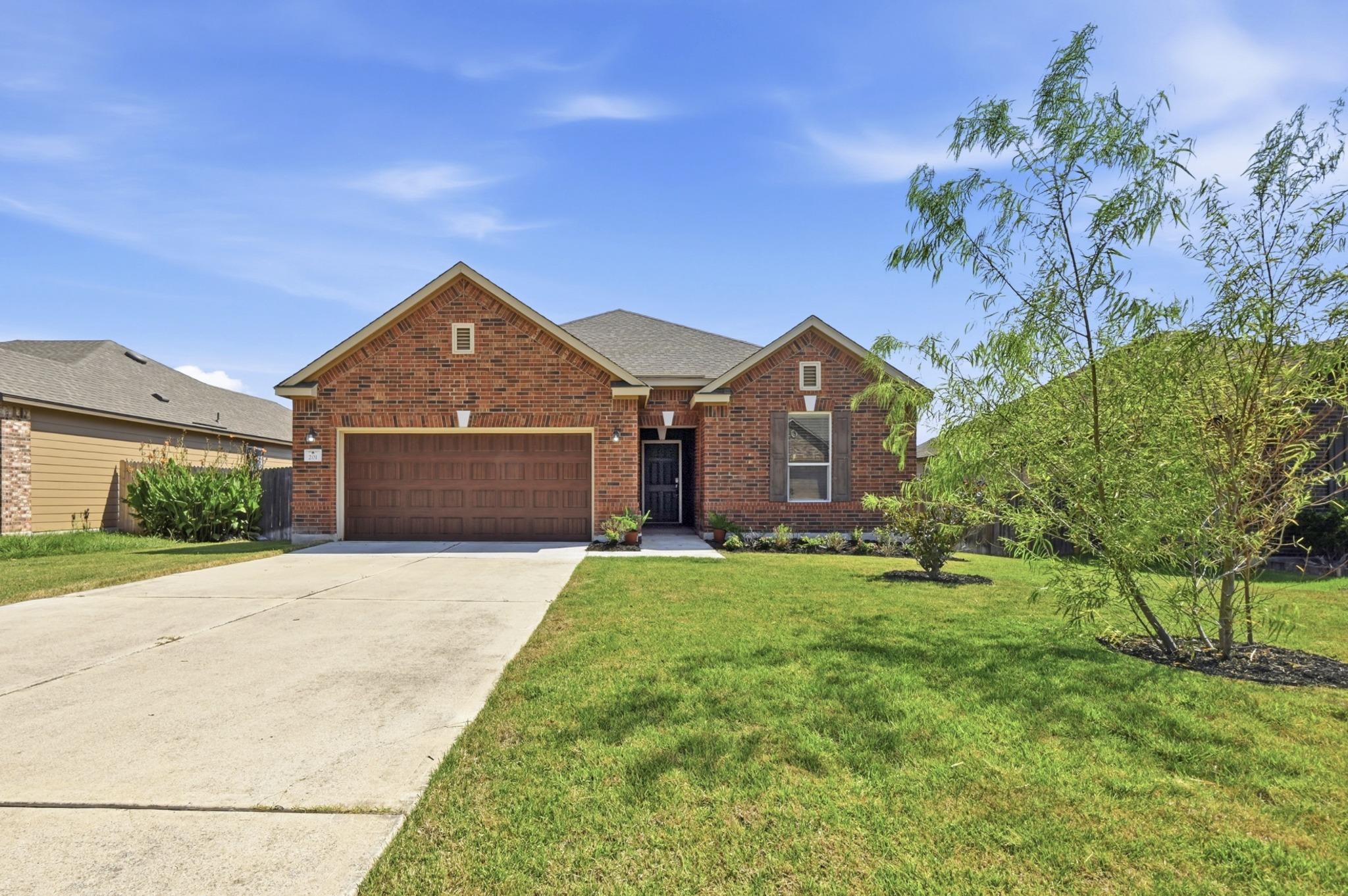 201  Connor Elkins Dr, photo 3