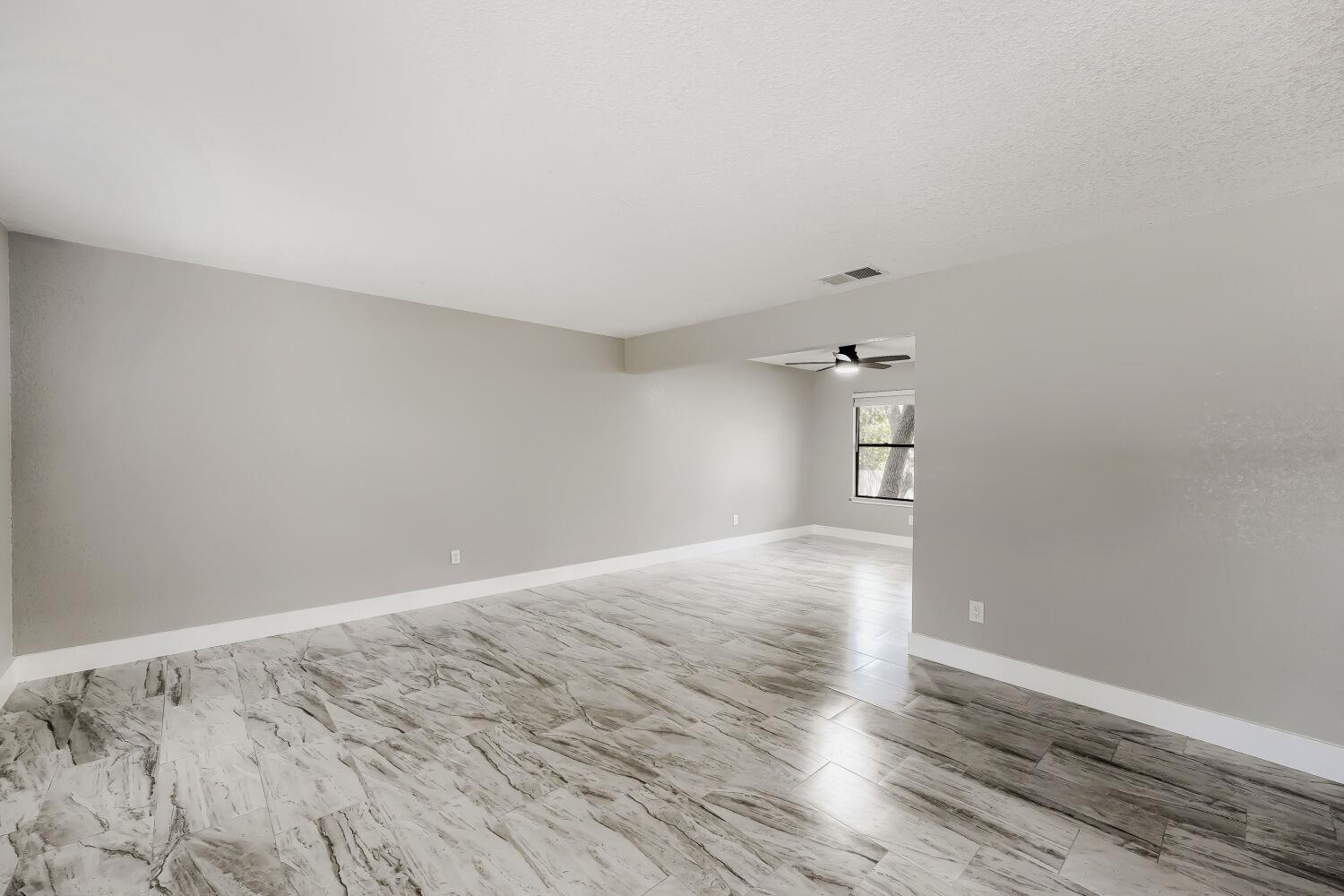 1612  Hermitage Dr, photo 4