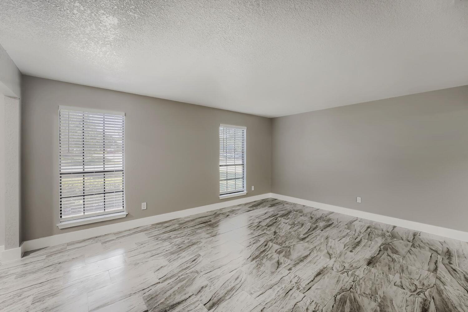 1612  Hermitage Dr, photo 5