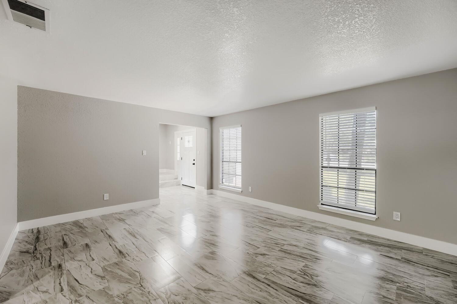 1612  Hermitage Dr, photo 6