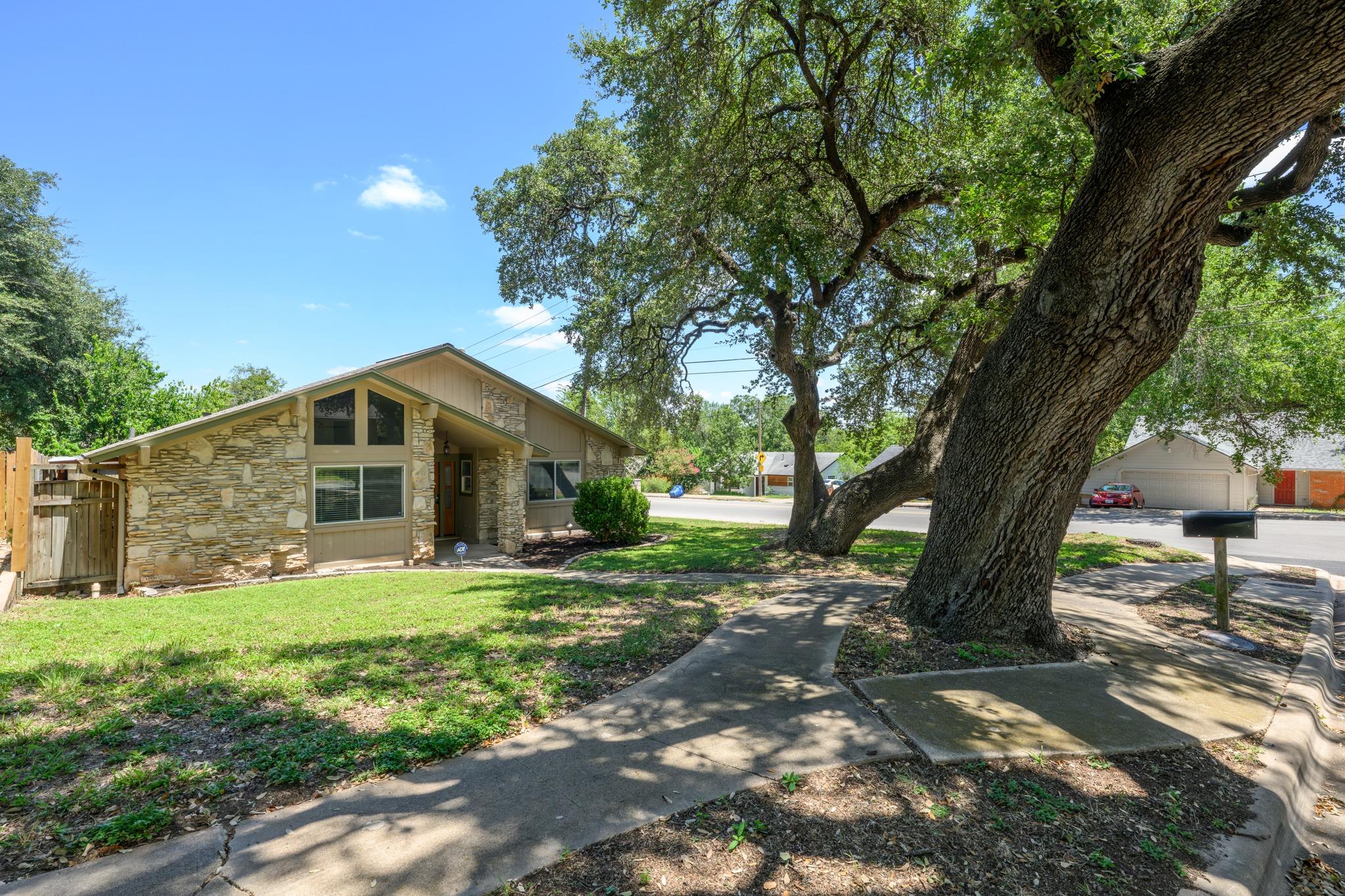 900  Austin Highlands Blvd, photo 2