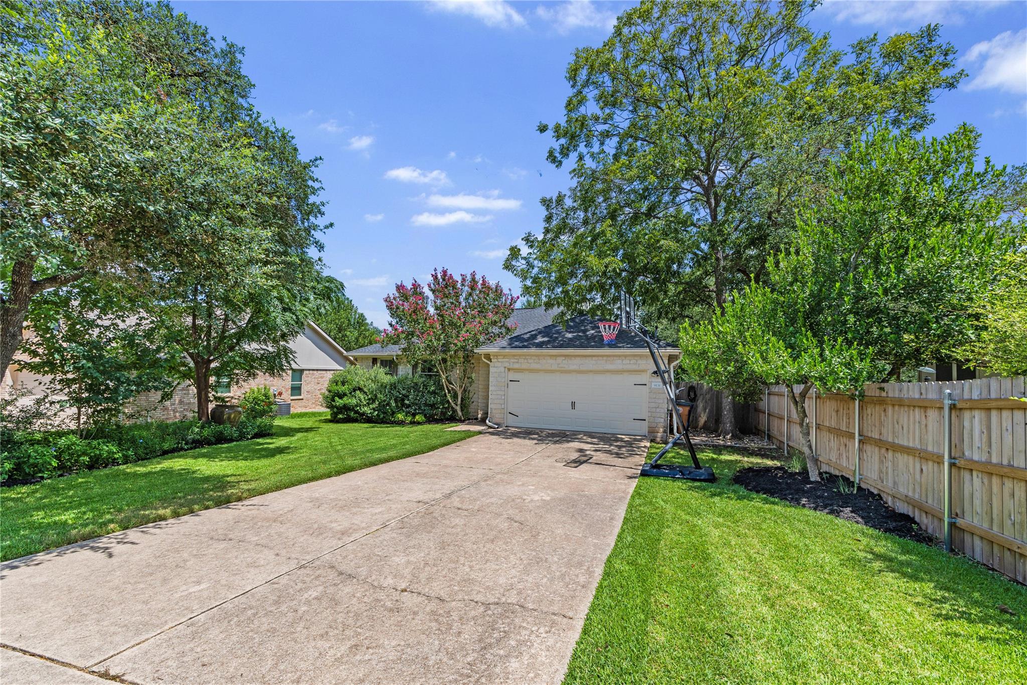 9131  Edwardson Ln, photo 3
