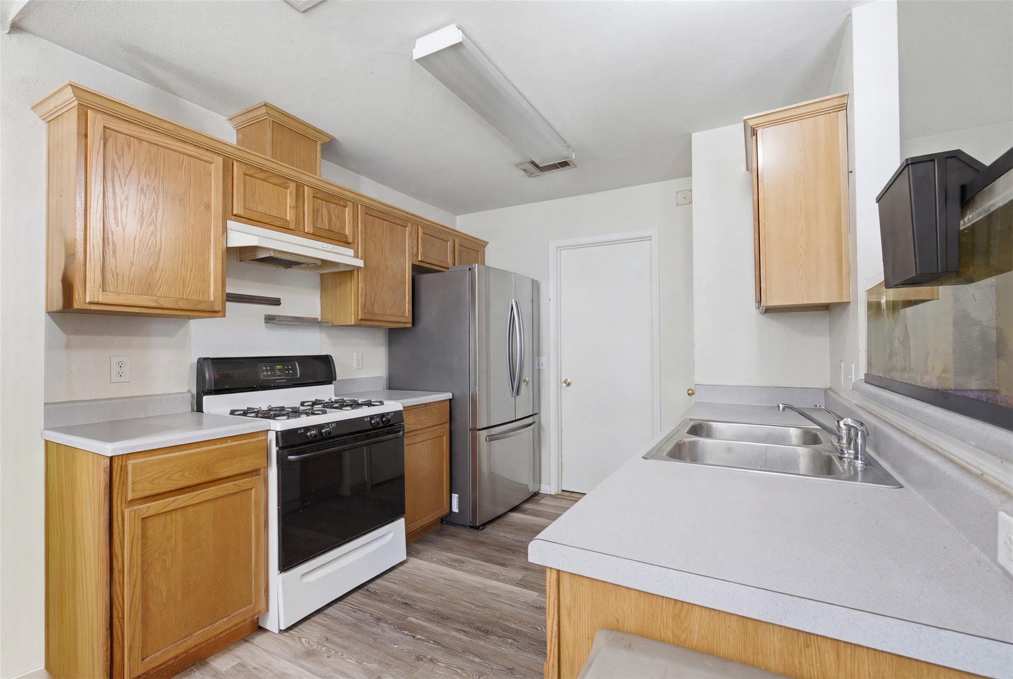 218  Juniper St, photo 12