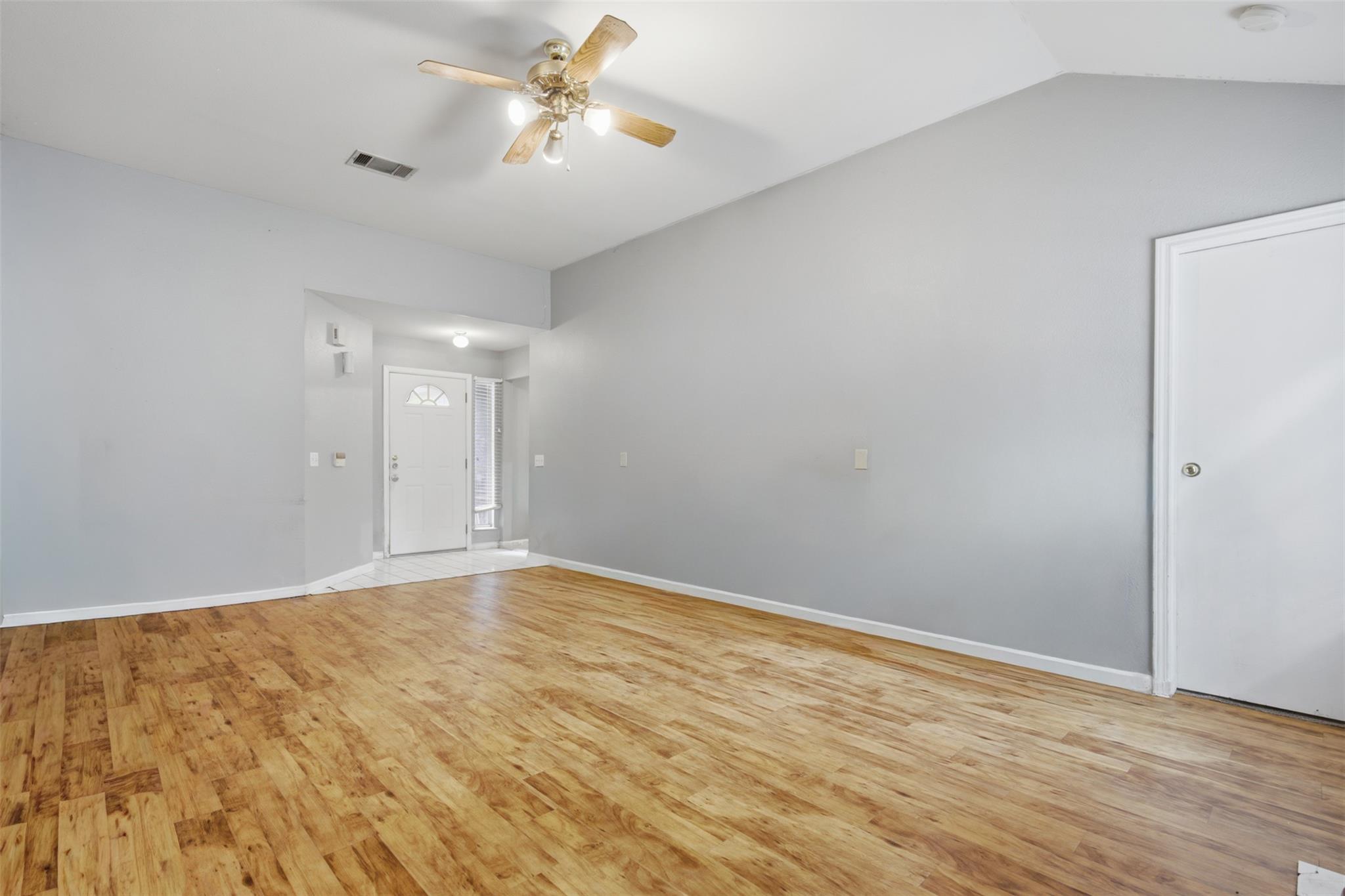 218  Juniper St, photo 8