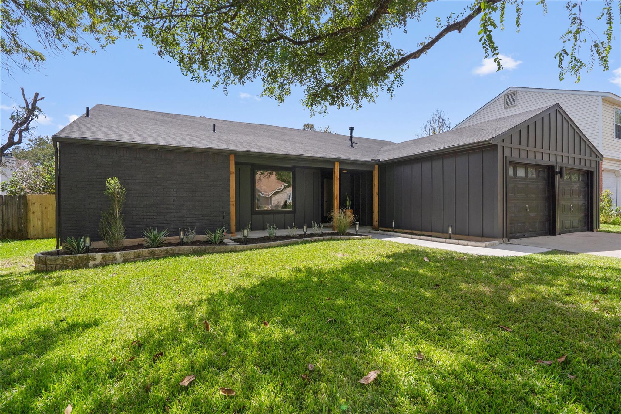 2713  Inridge Dr, photo 2