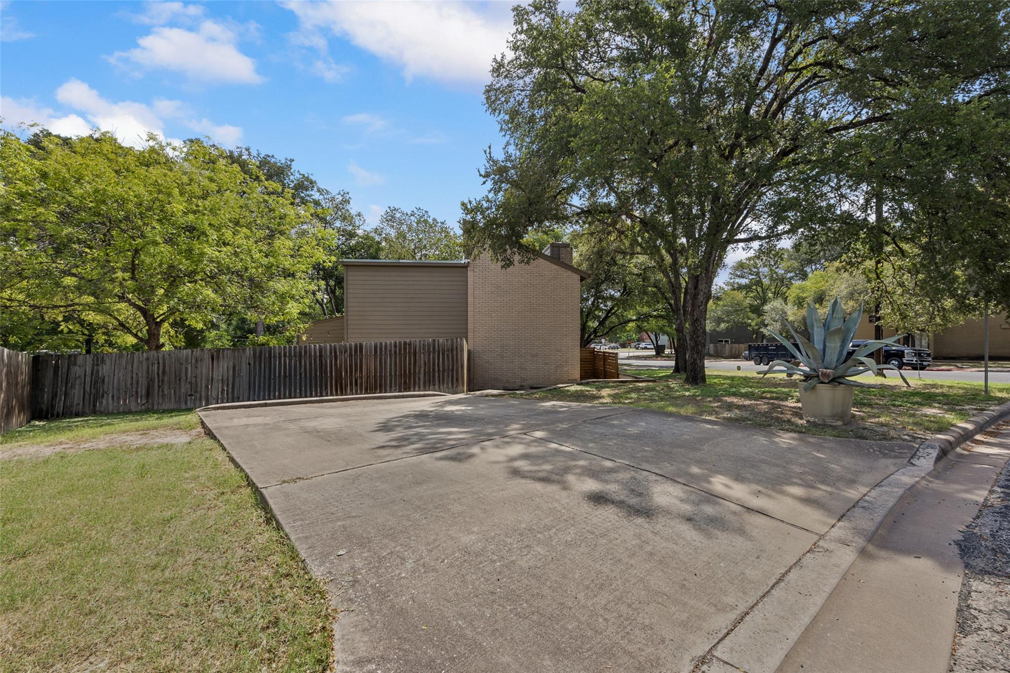 1404  Southport Dr  #A, photo 2