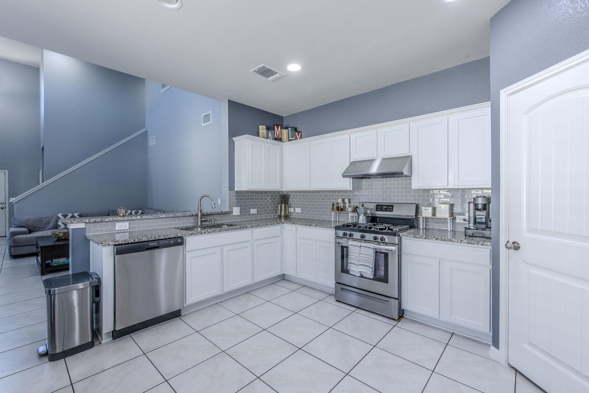 2021  Grow Ln, photo 11