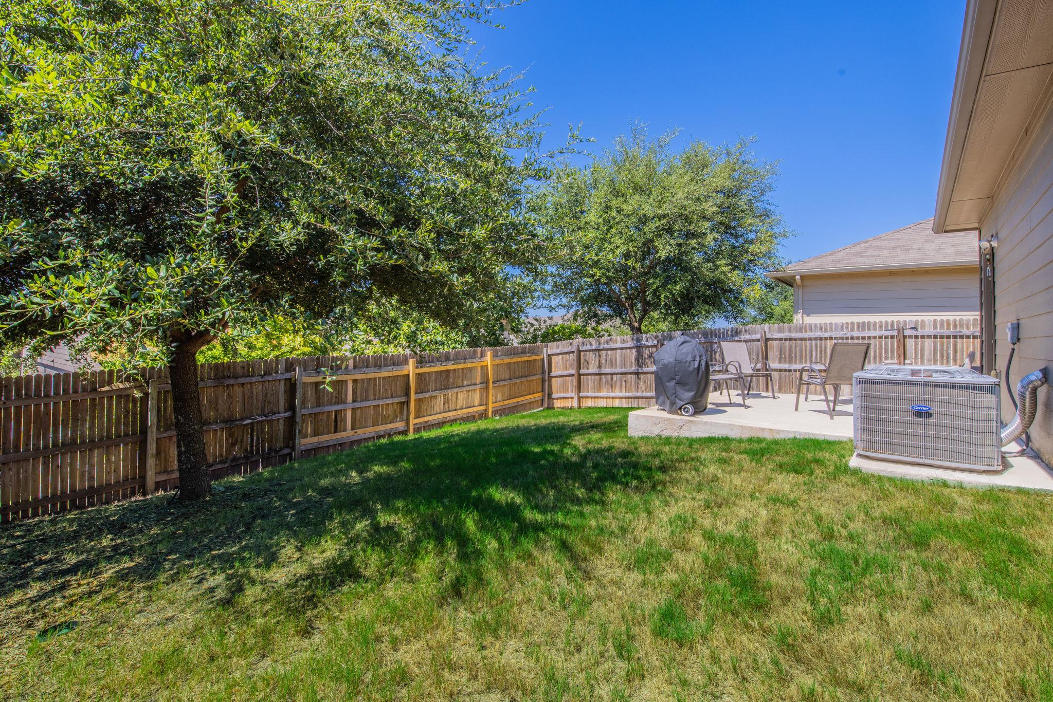 2021  Grow Ln, photo 3