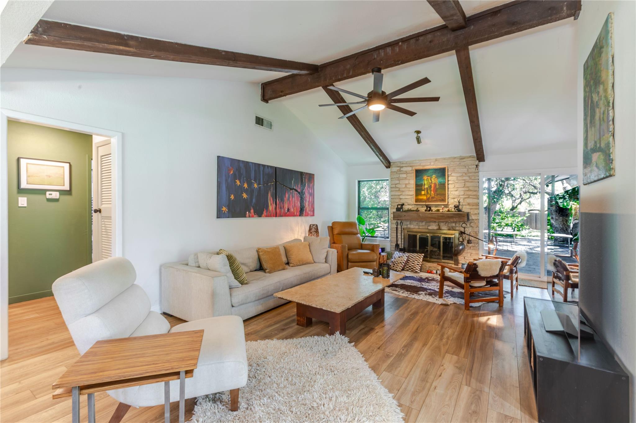 1300  Old Cedar Ln, photo 3