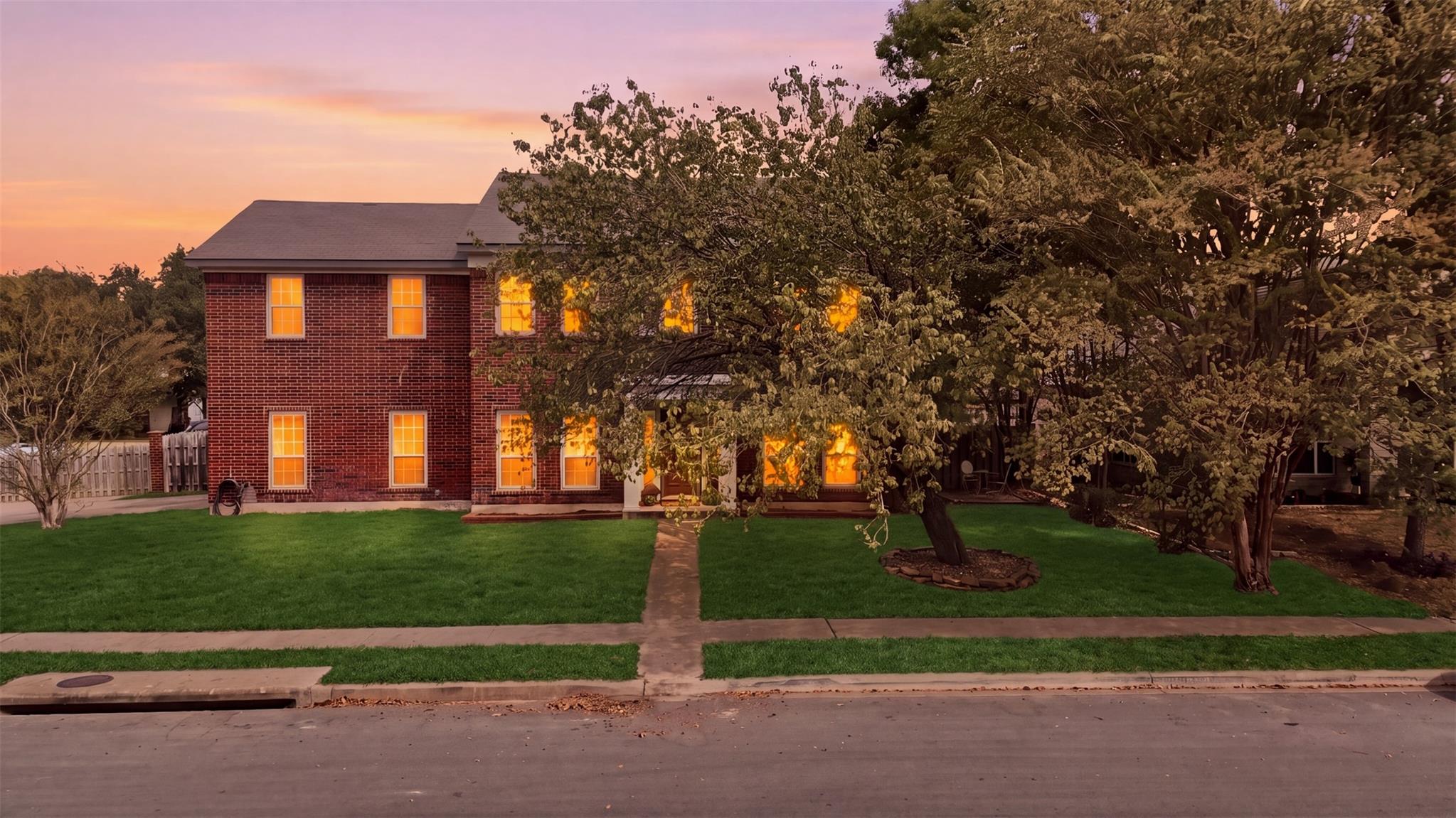 502  Cedar Ln, photo 2