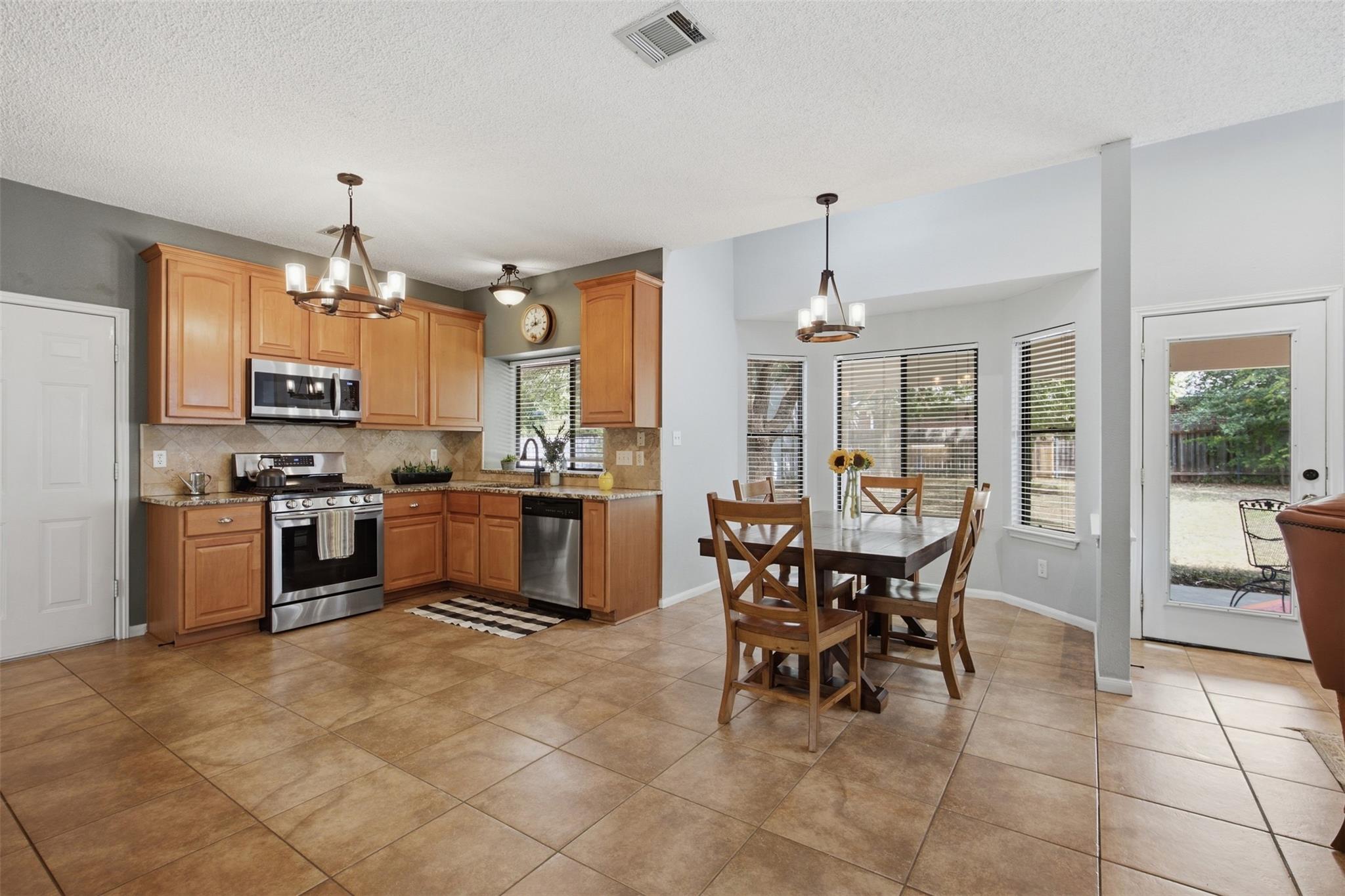502  Cedar Ln, photo 12