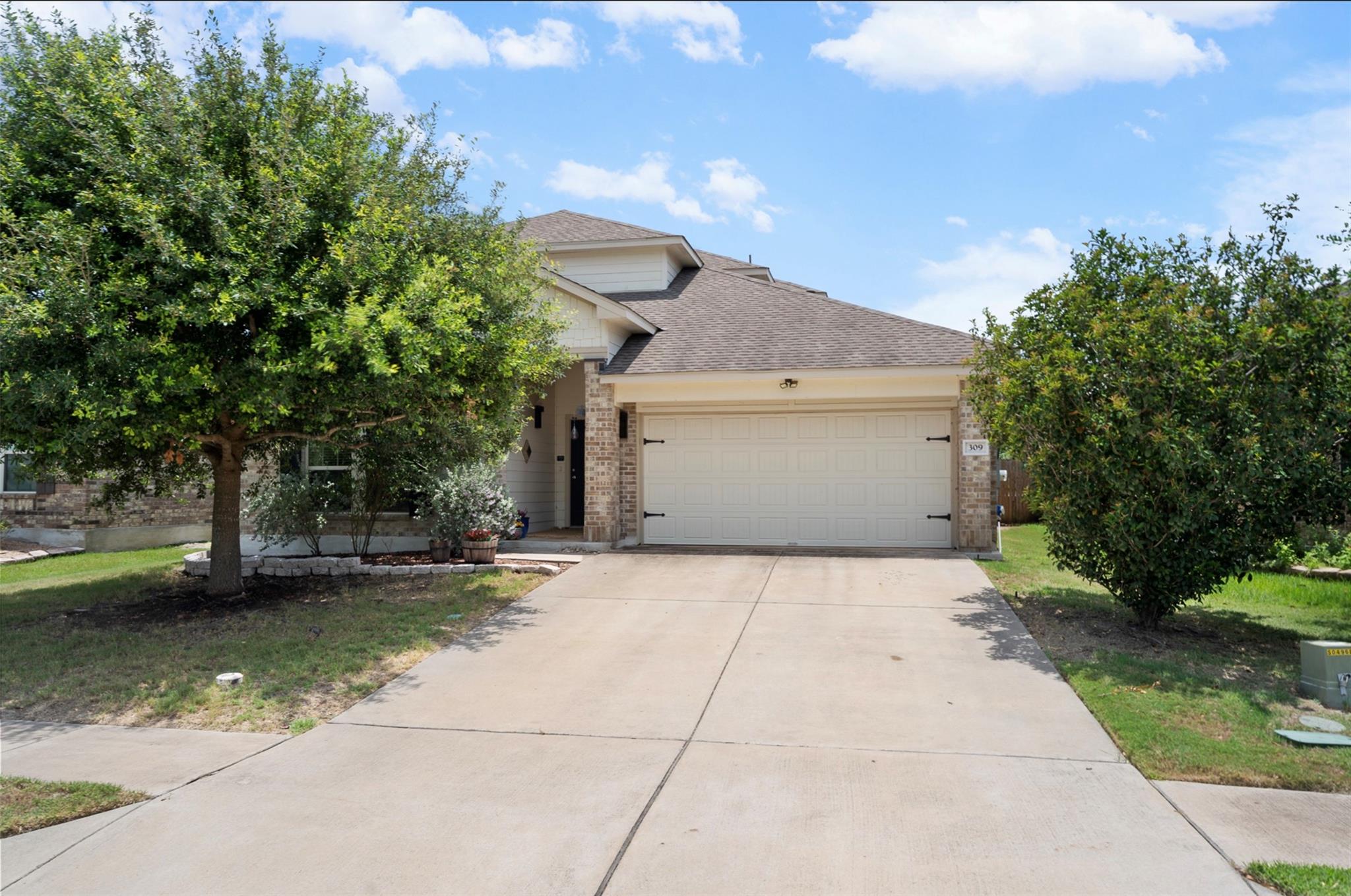 309  Rimrock Ct, photo 2