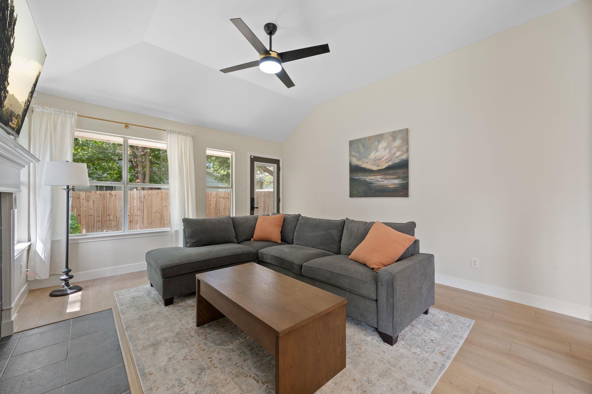 2105  Yaupon Holw, photo 10