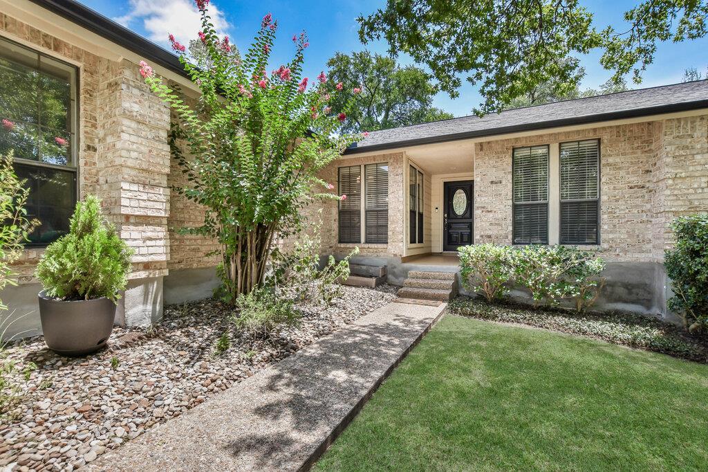 10803  Leafwood Ln, photo 3