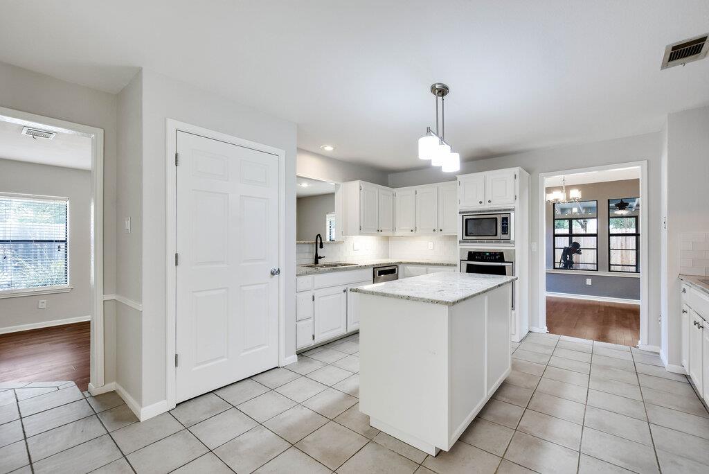 10803  Leafwood Ln, photo 8