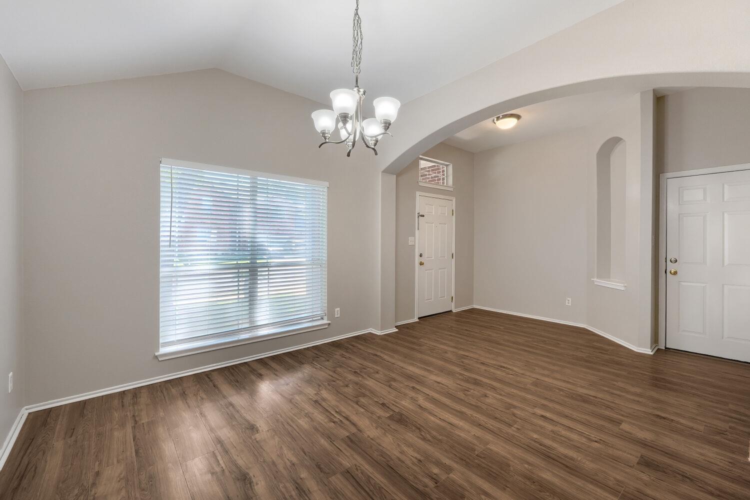 9305  Pioneer Forest Dr, photo 3