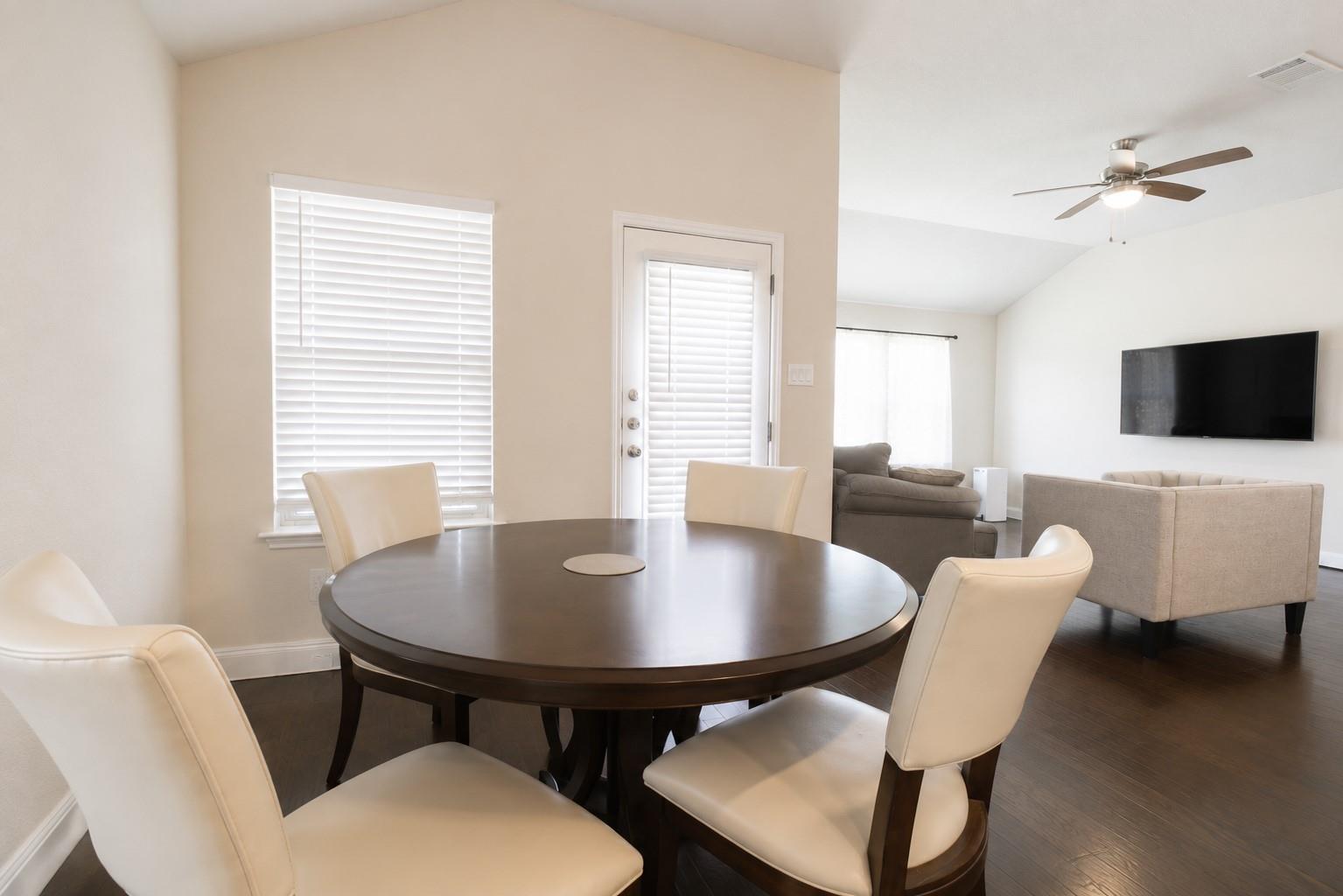 7501  Lombardy Loop, photo 11