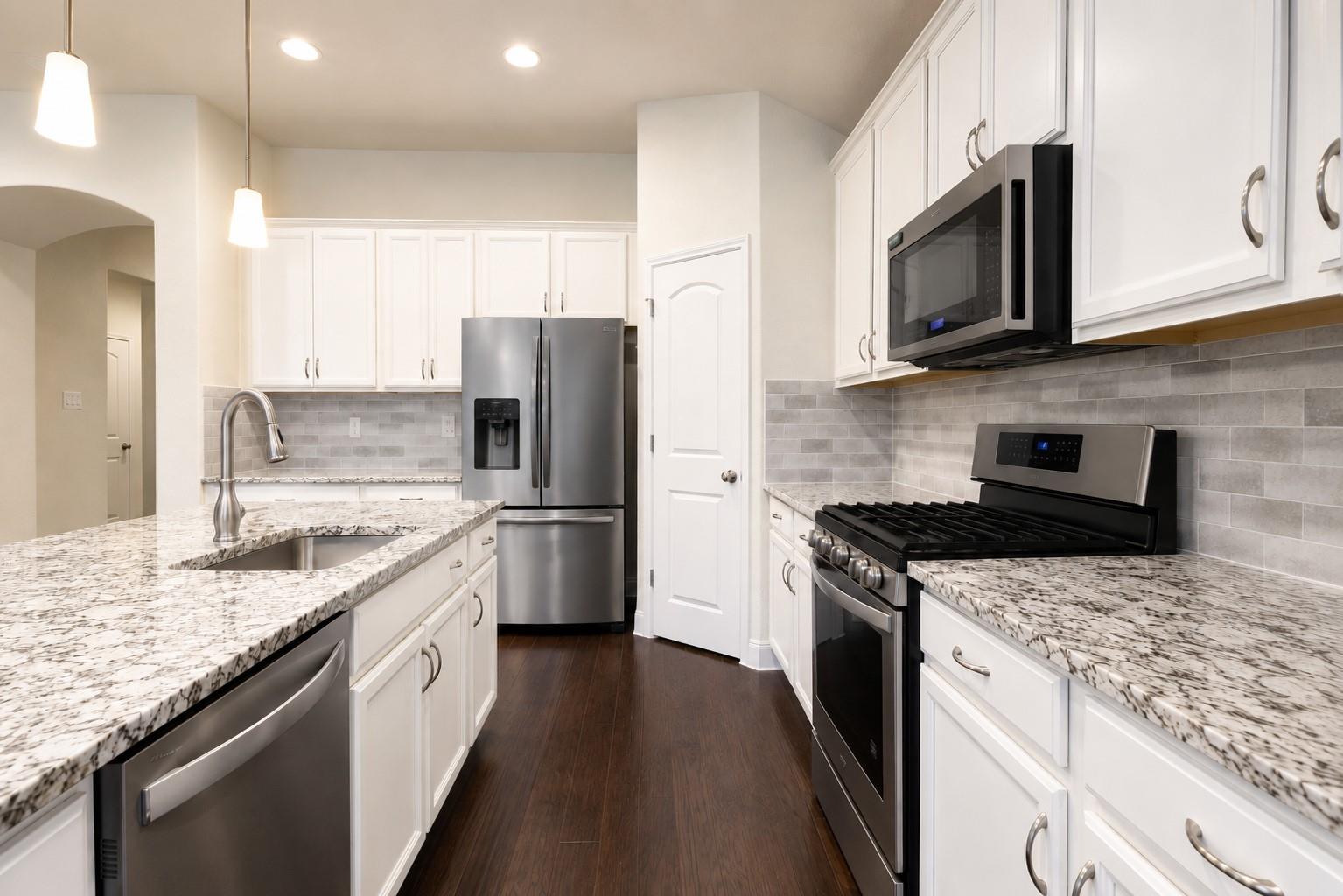 7501  Lombardy Loop, photo 10