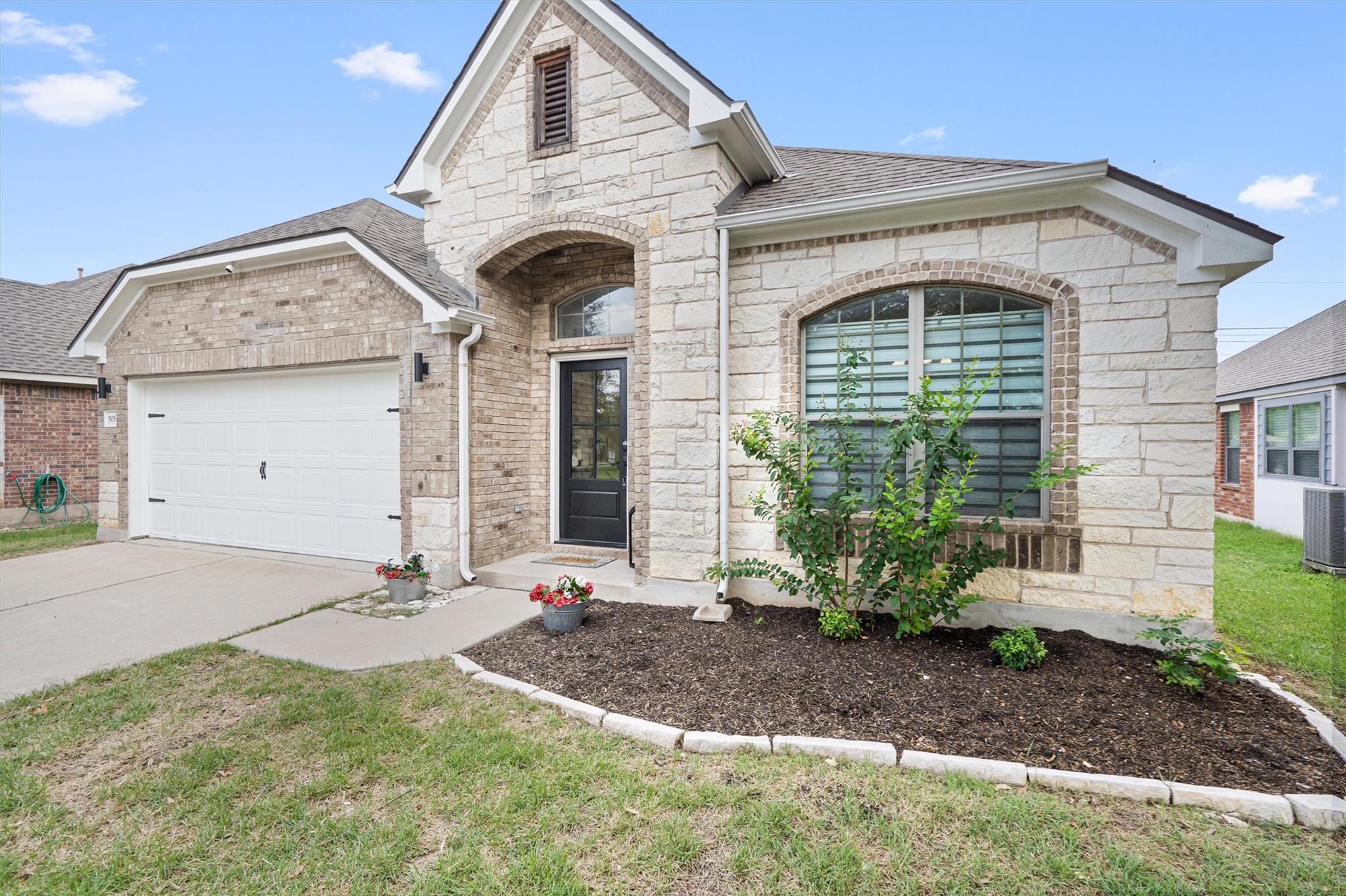505  Bluehaw Dr, photo 3