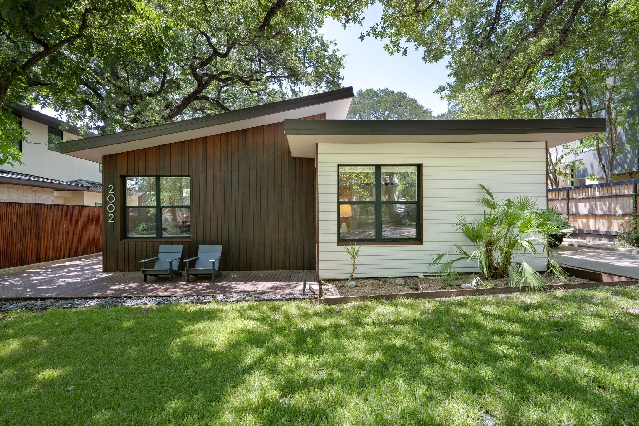 2002  Meadowbrook Dr, photo 2