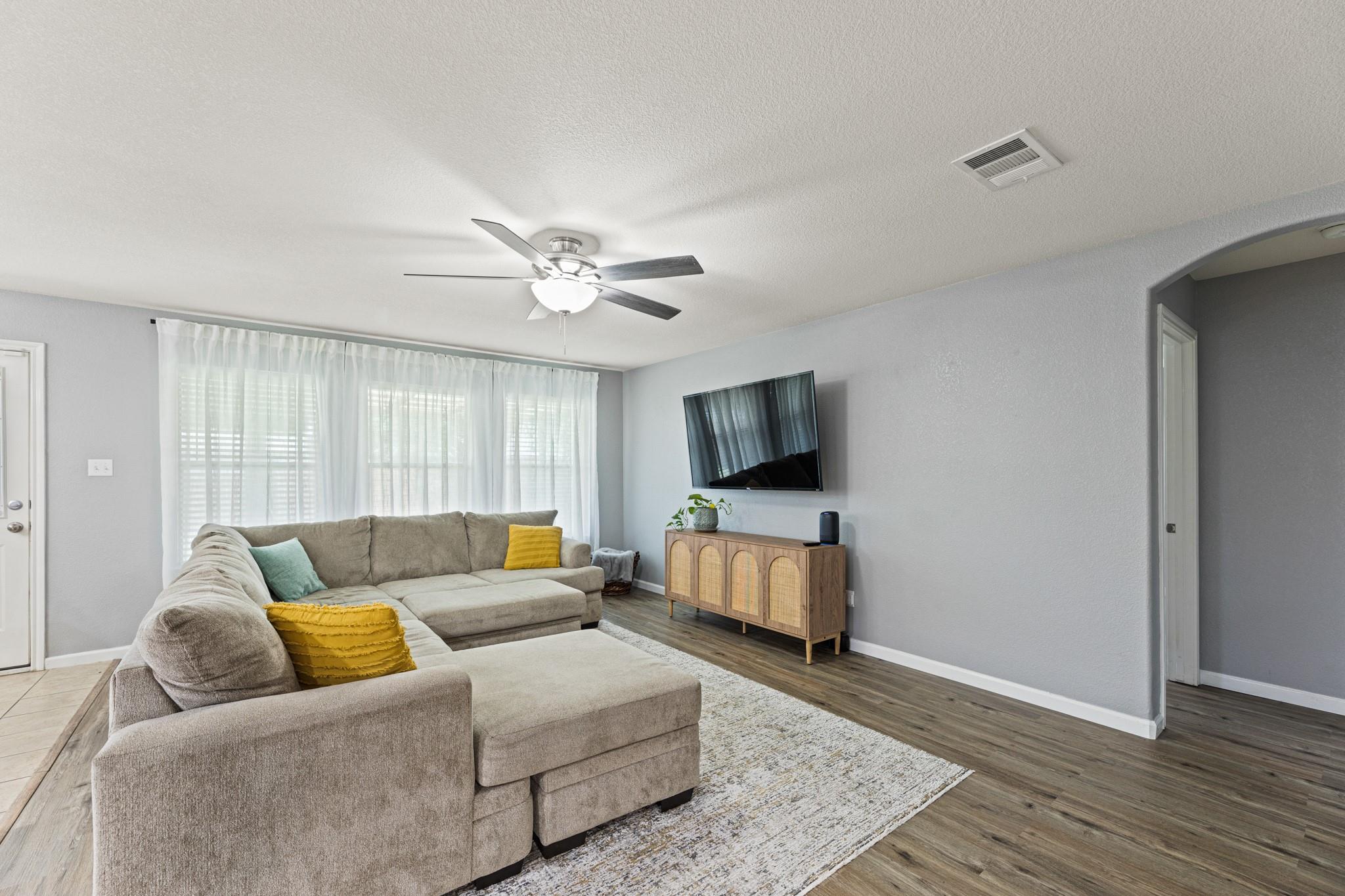 628  Quarter Ave, photo 6