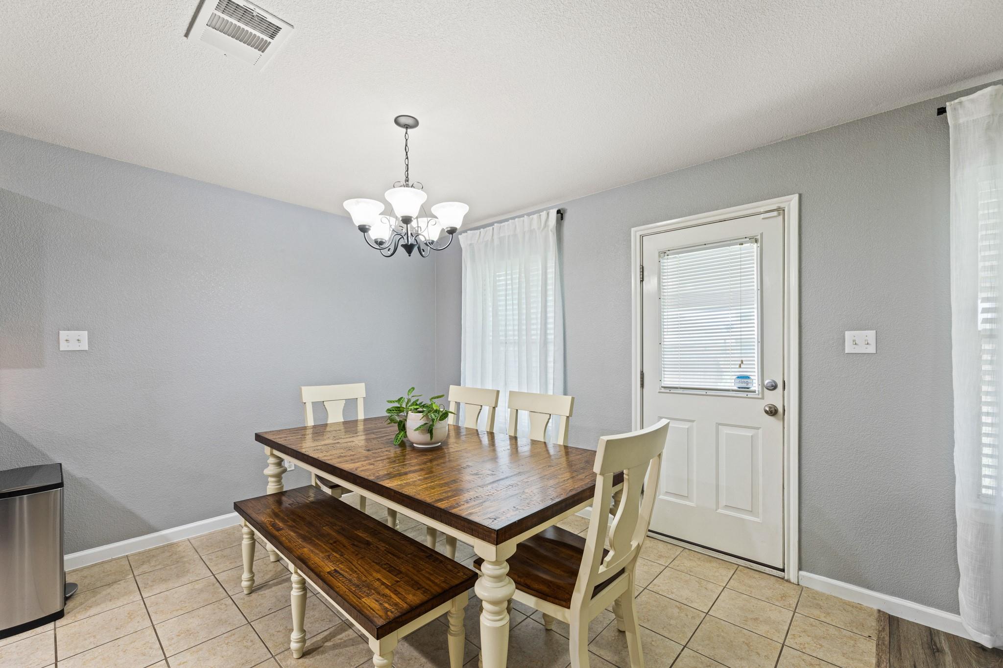 628  Quarter Ave, photo 9