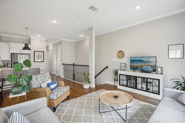 332  Adams St, photo 5