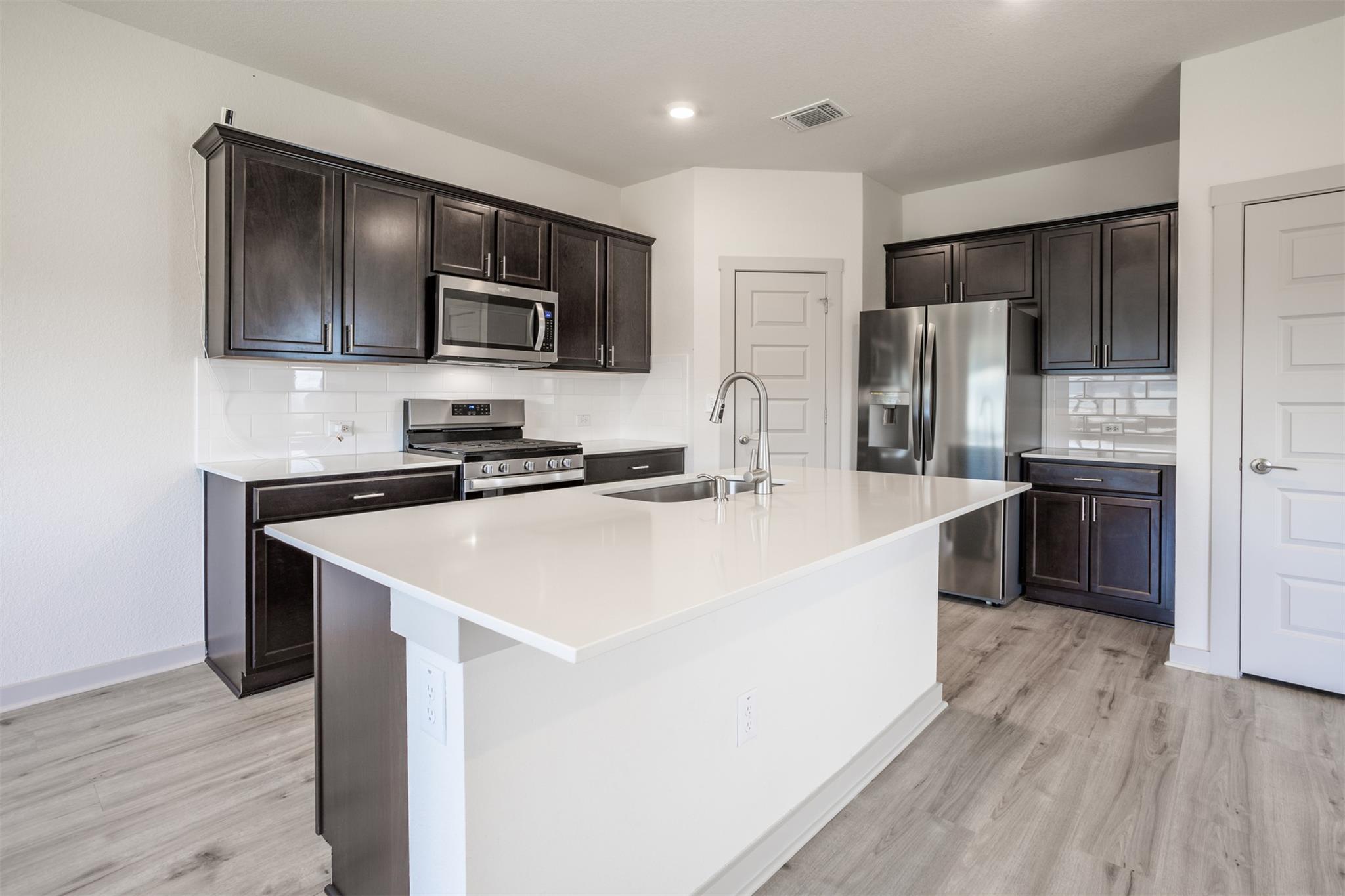 2100  Tucker Ln, photo 10