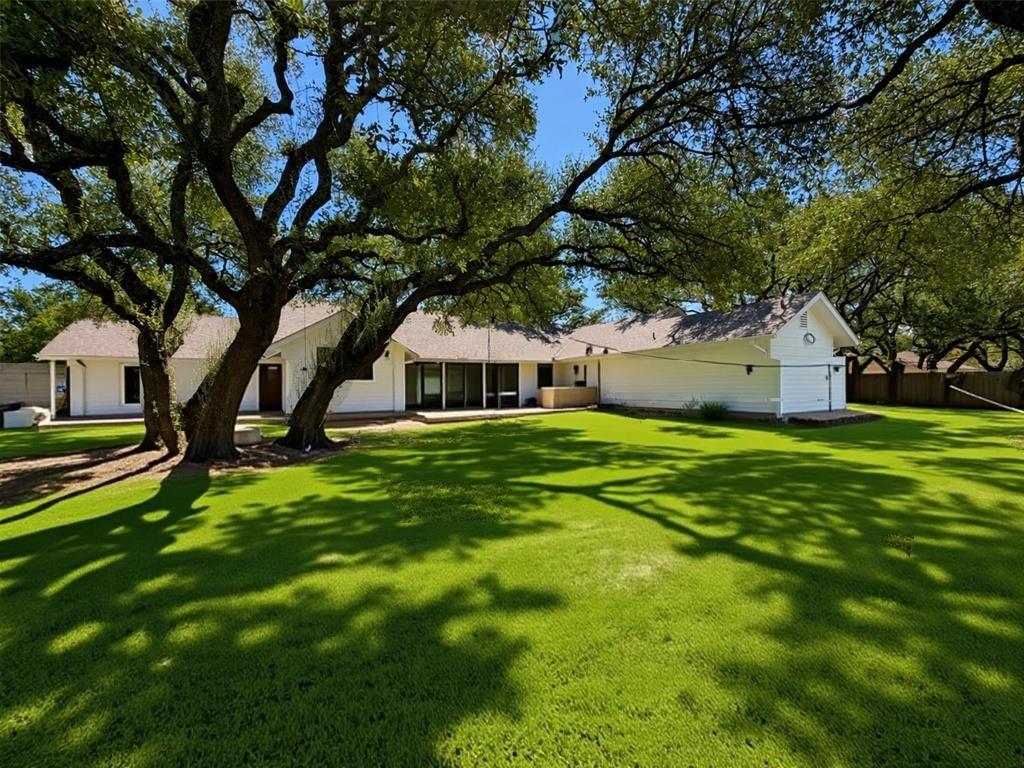 2804  Live Oak St, photo 3