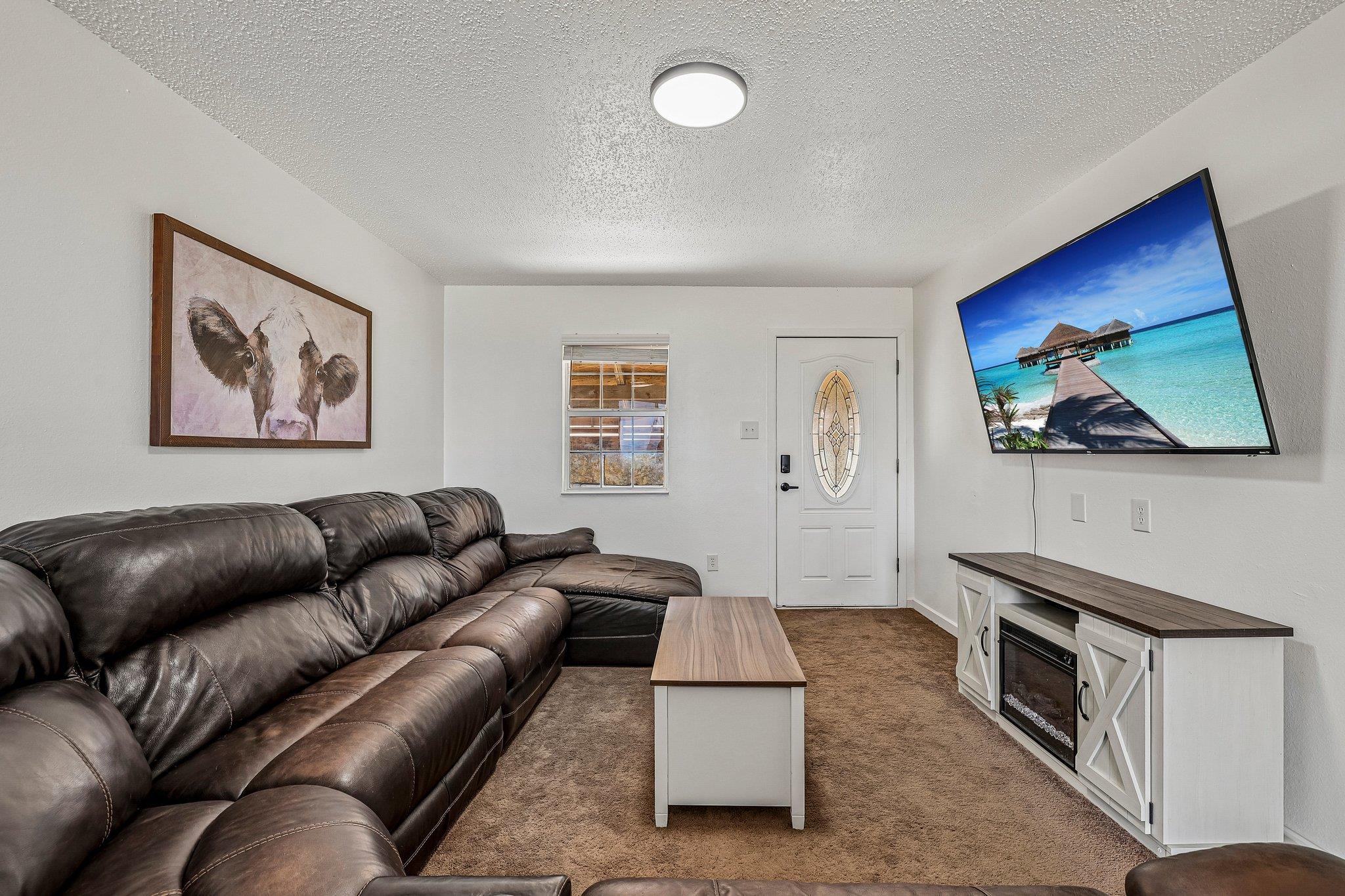 8104  Bronco Ln, photo 2