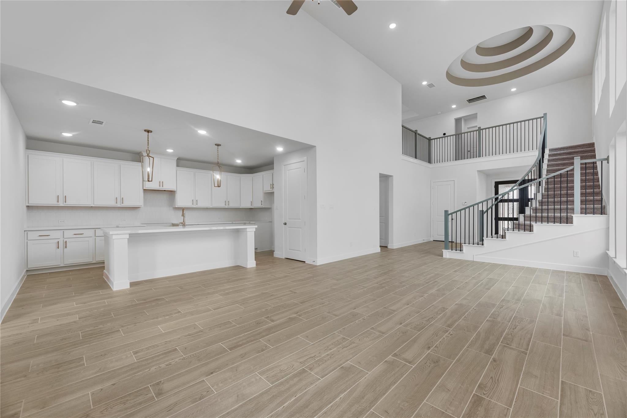 125  Railhead Dr, photo 4