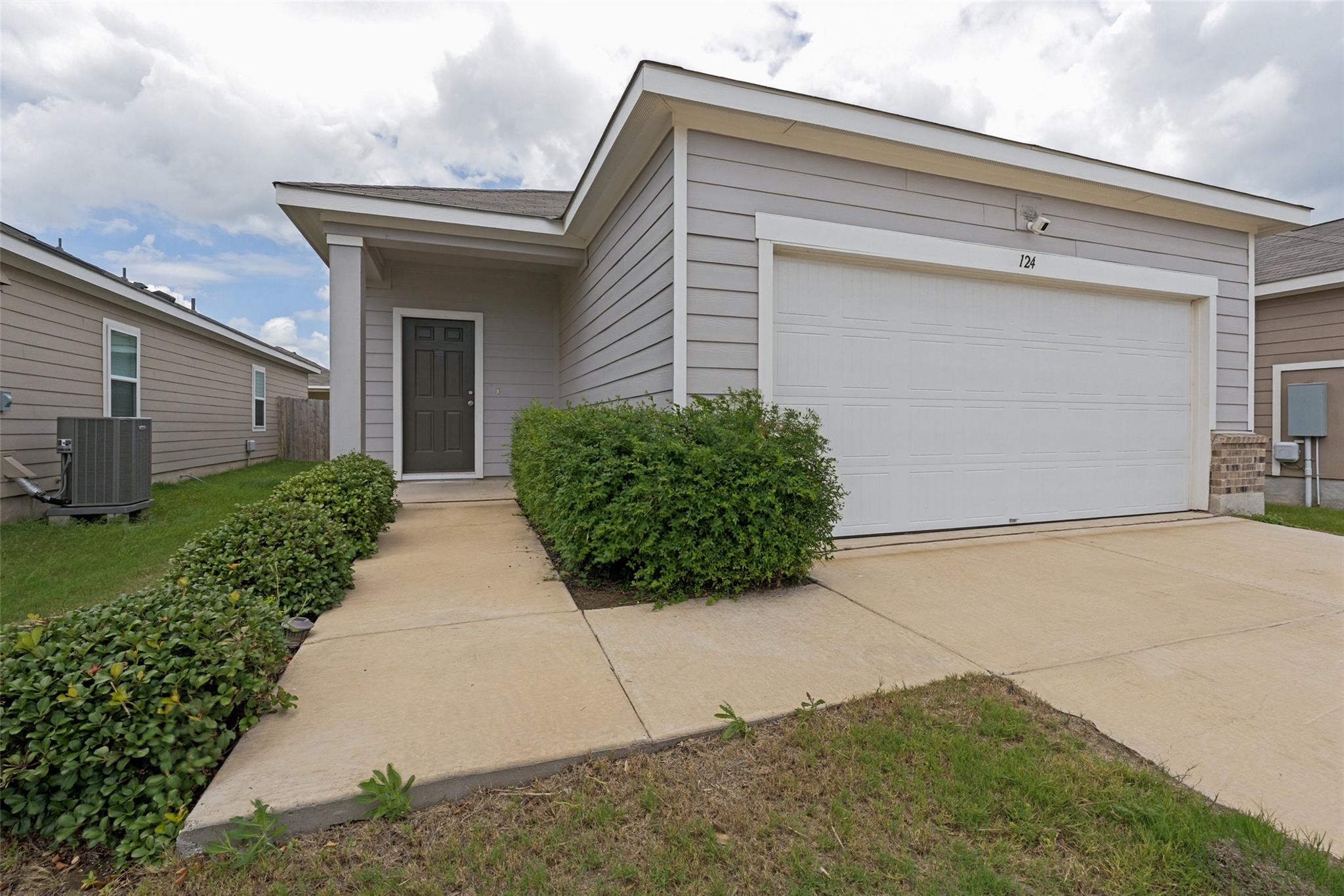 124  Bracken Ln, photo 2