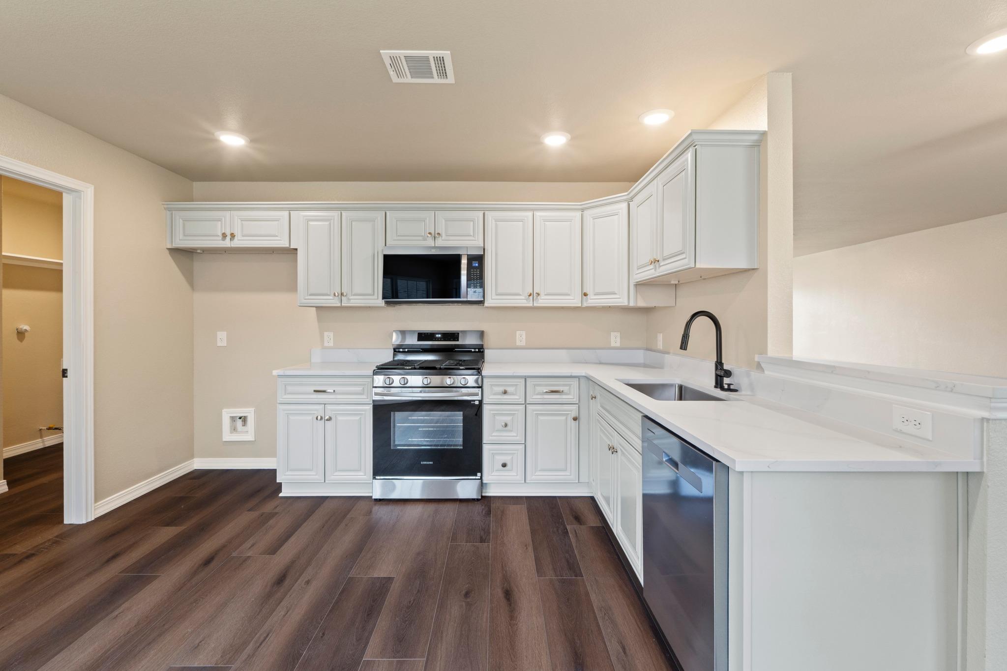 2600  Hill Street Cv, photo 9