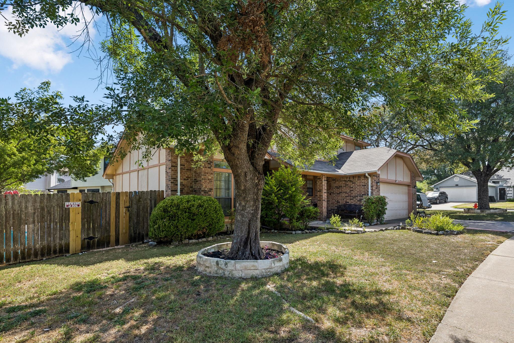 1809  Gaylord Dr, photo 2