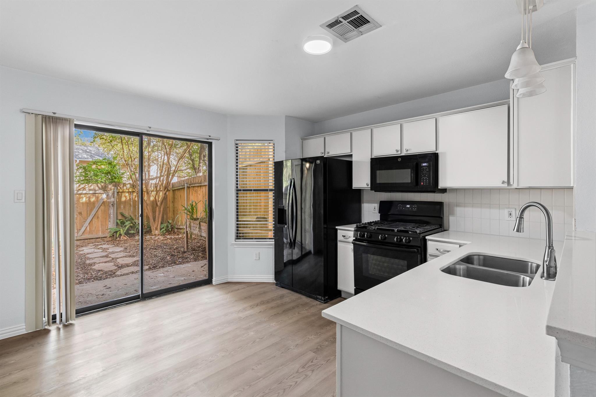 11901  Swearingen Dr  #110, photo 3
