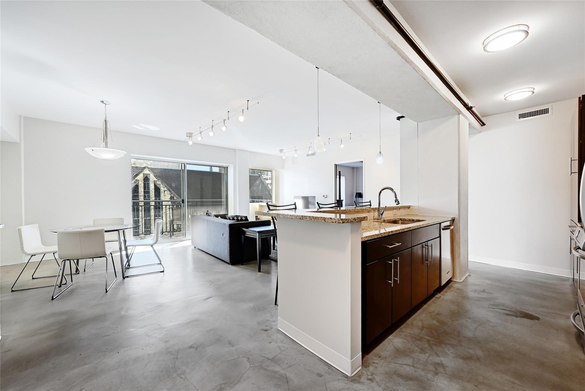 800  Brazos St  #705, photo 2