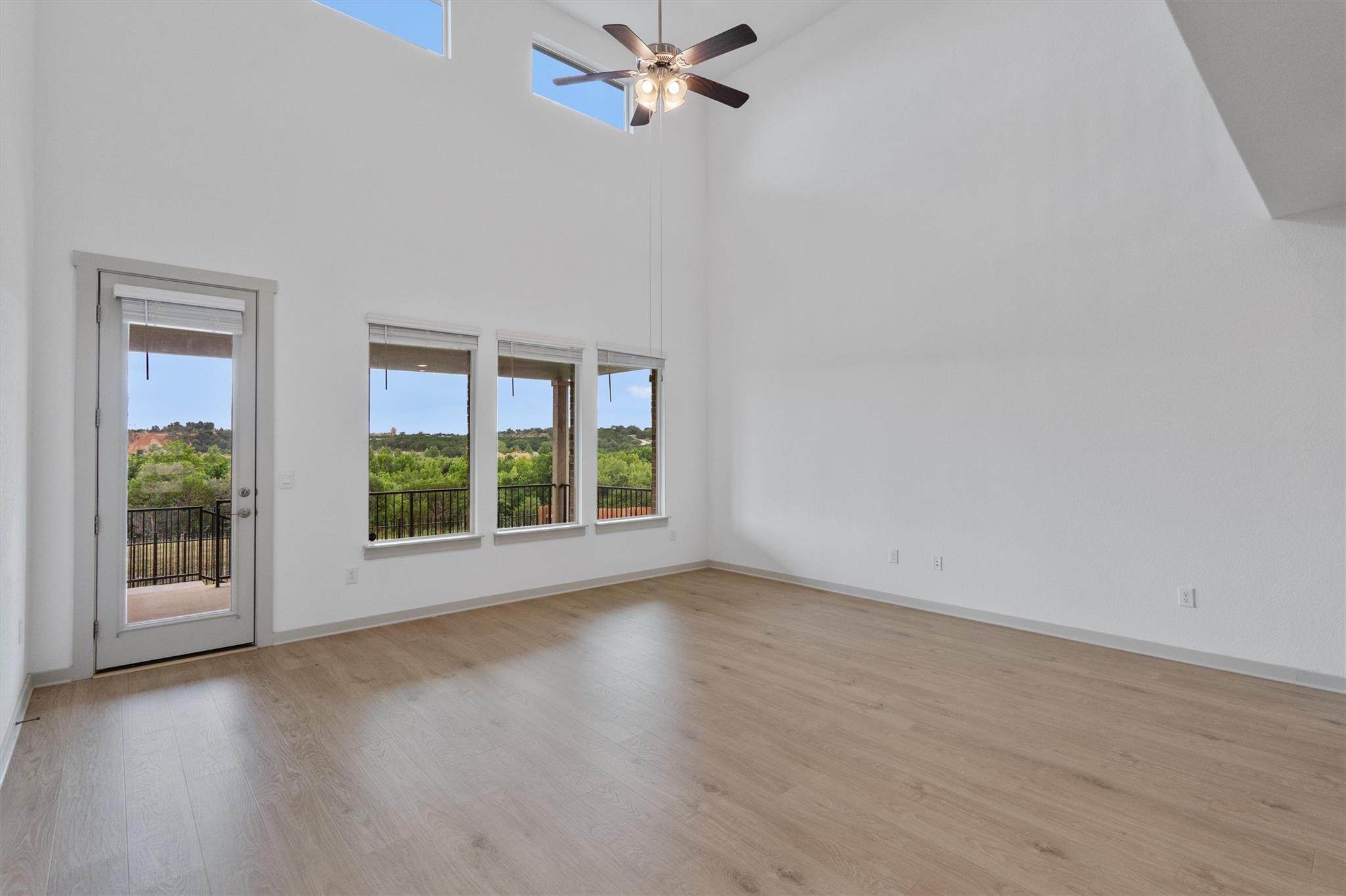 216  Mystic Canyon Ln, photo 4