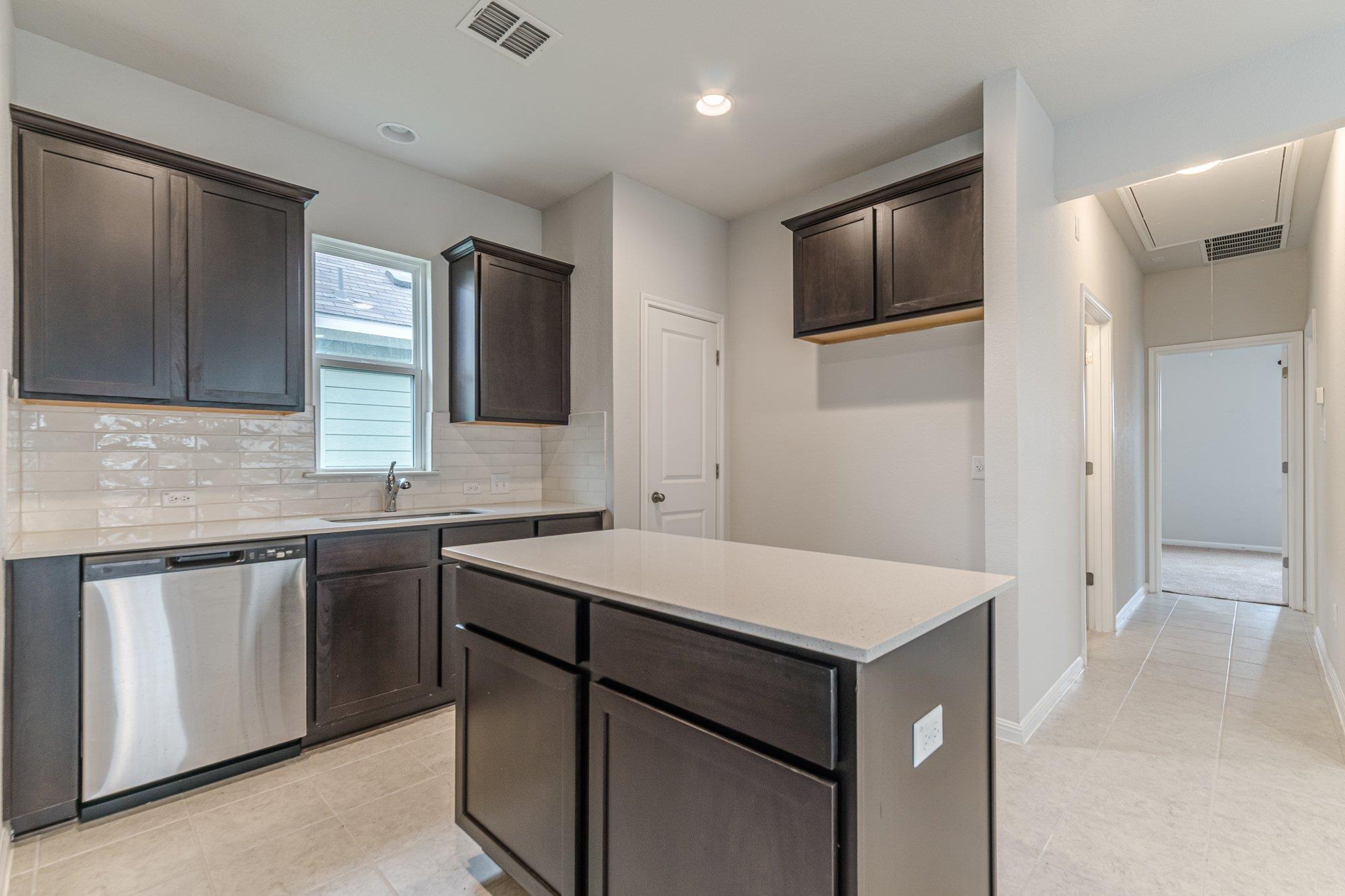 1064  Esplanade Pkwy, photo 5