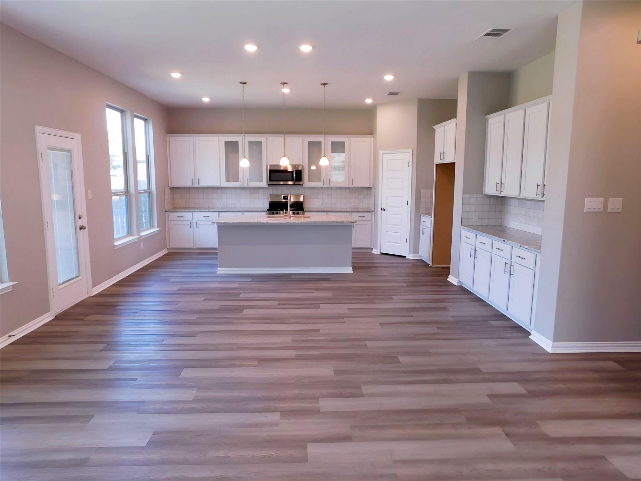 2121  WOODED RUN Trl, photo 3
