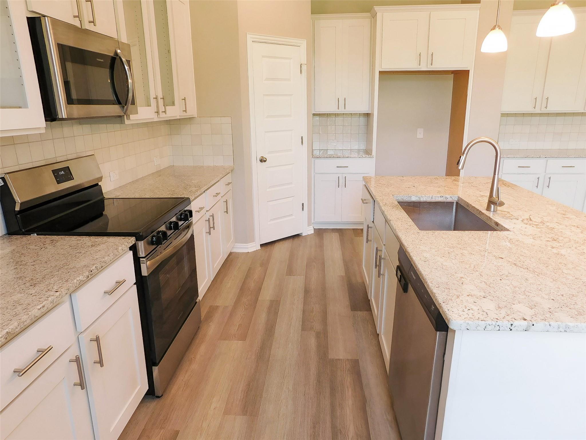 2121  WOODED RUN Trl, photo 5