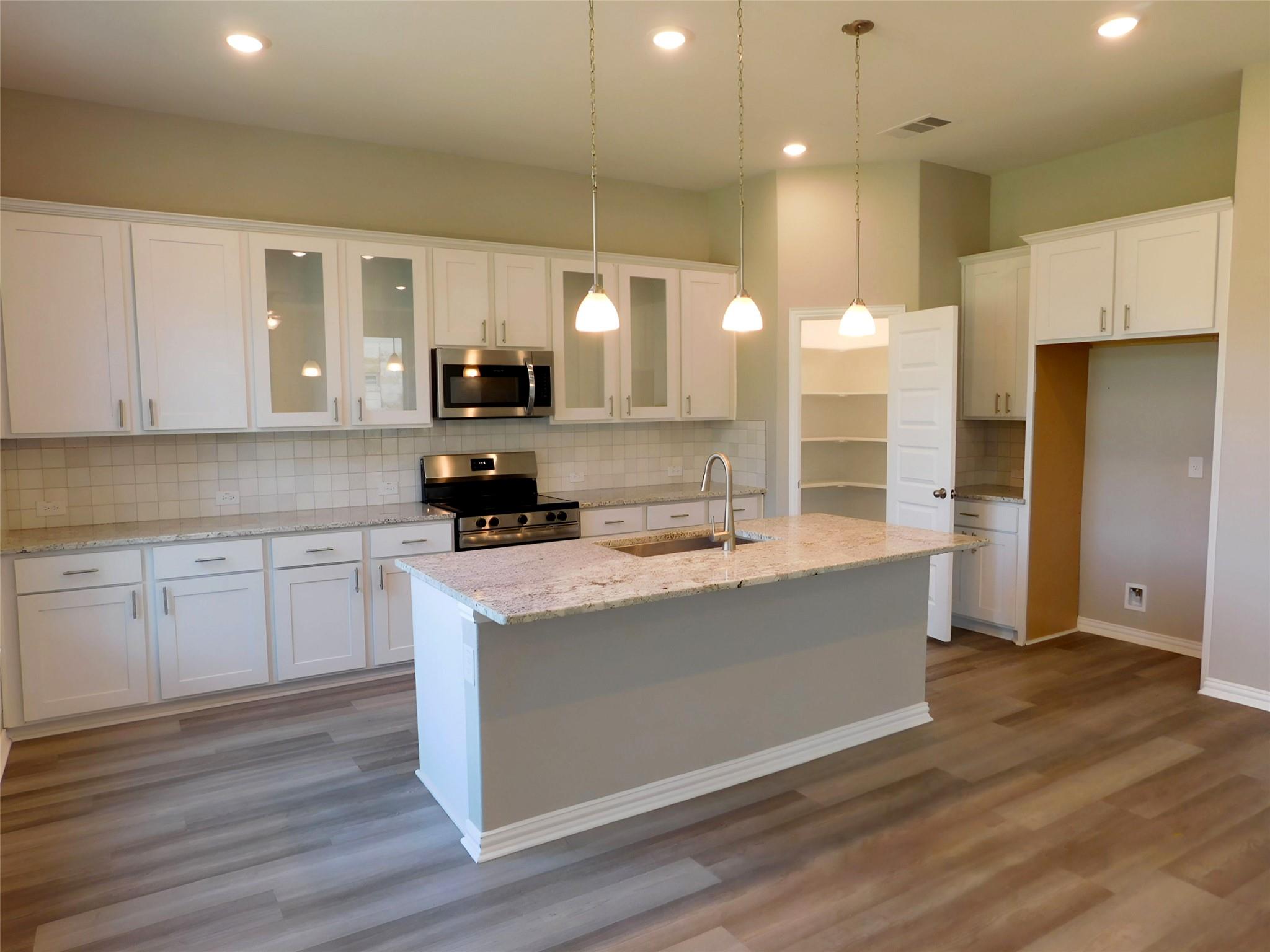 2121  WOODED RUN Trl, photo 6