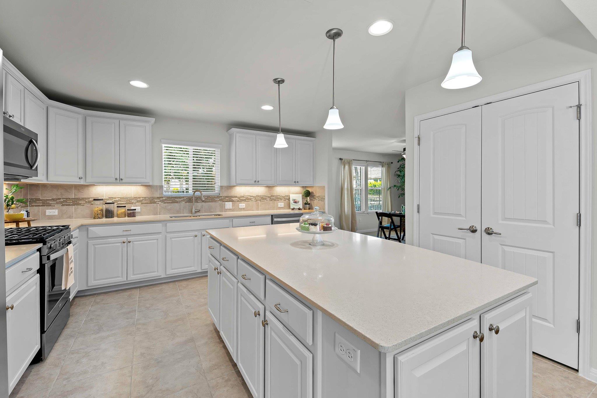 335  Brenham Pass, photo 3