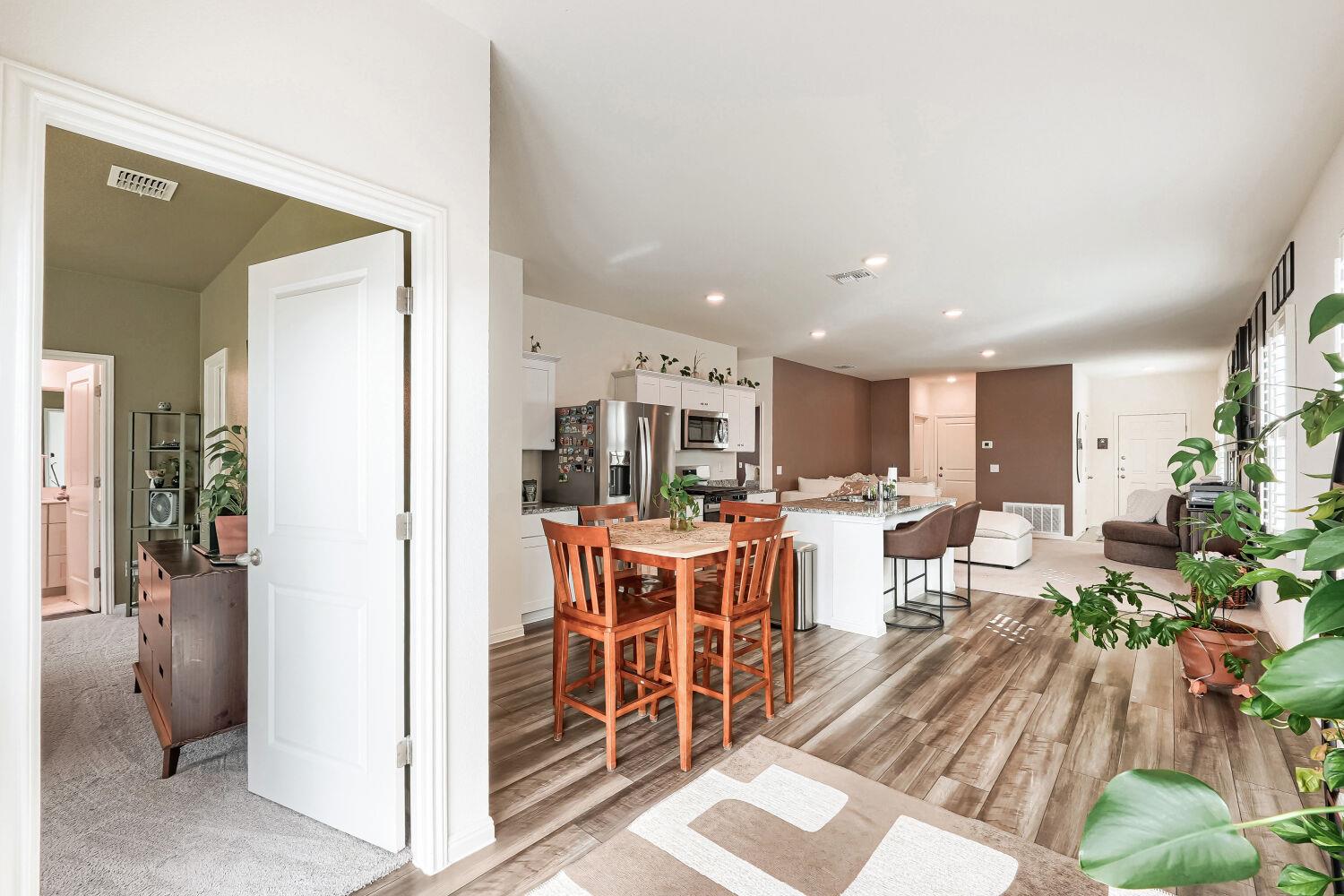 408  Plateau St, photo 12