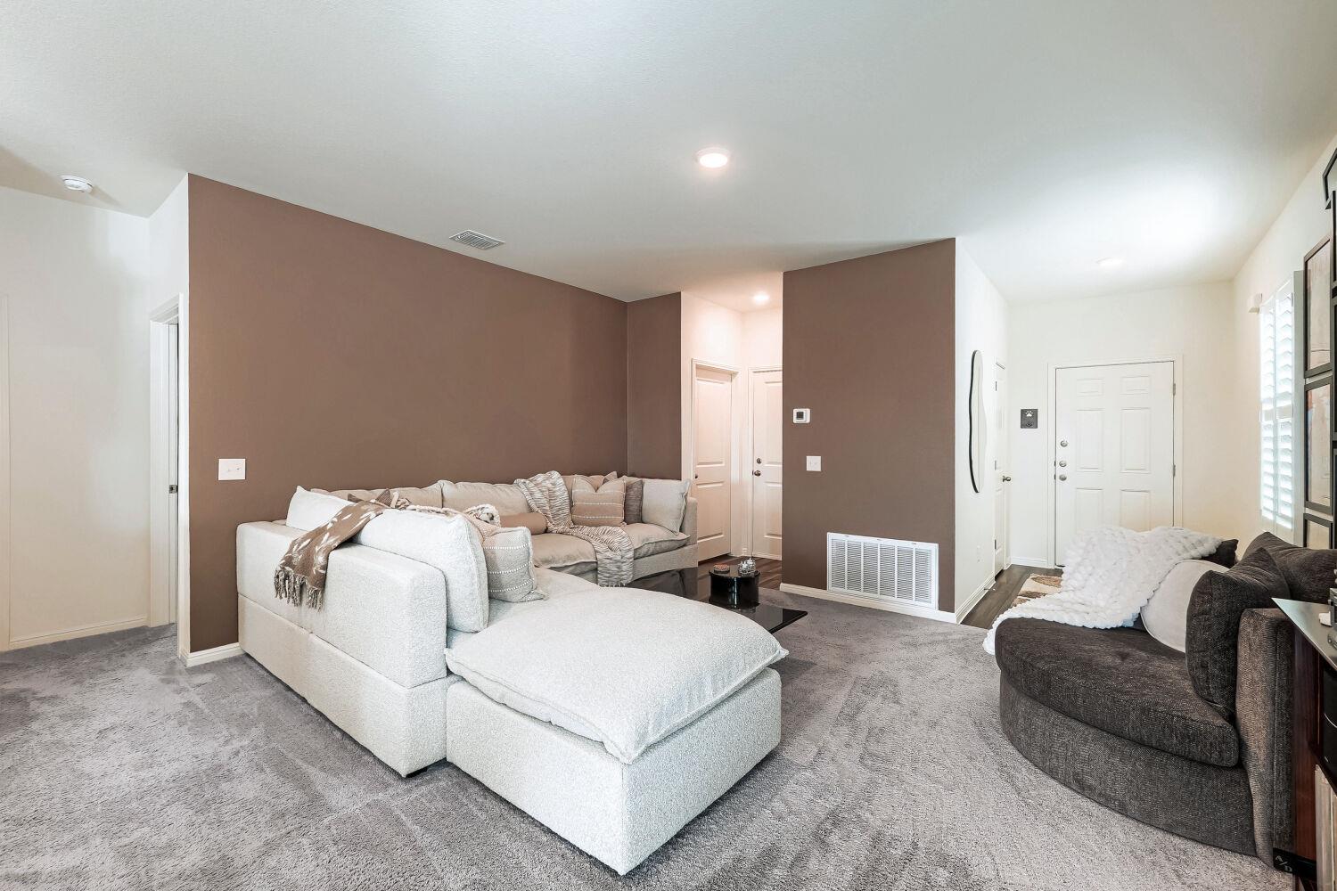 408  Plateau St, photo 5