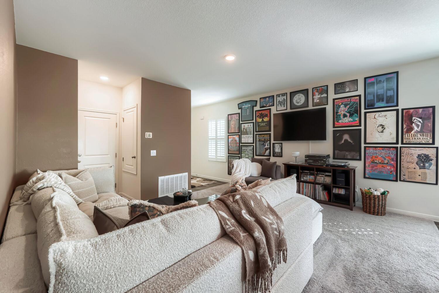 408  Plateau St, photo 6