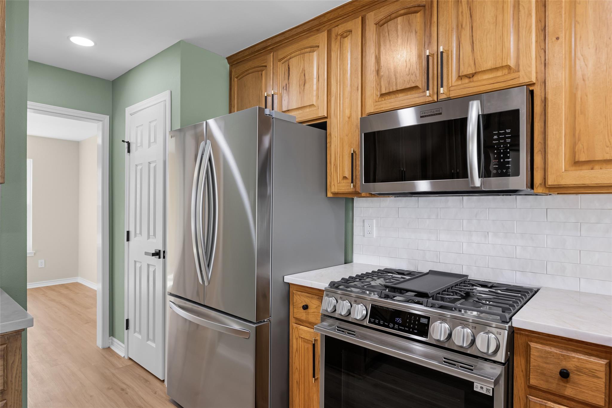 1002  Crestview St, photo 10