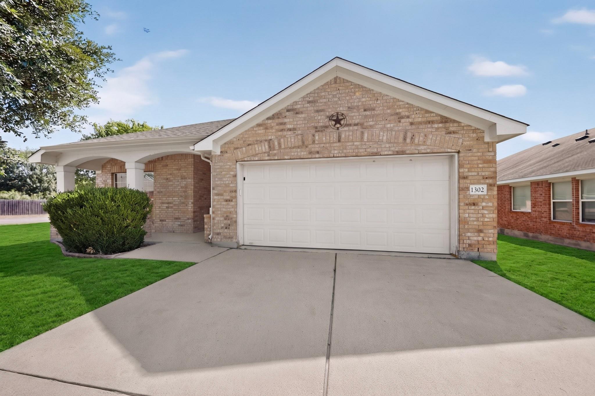 1302  Rainbow Parke Dr, photo 2