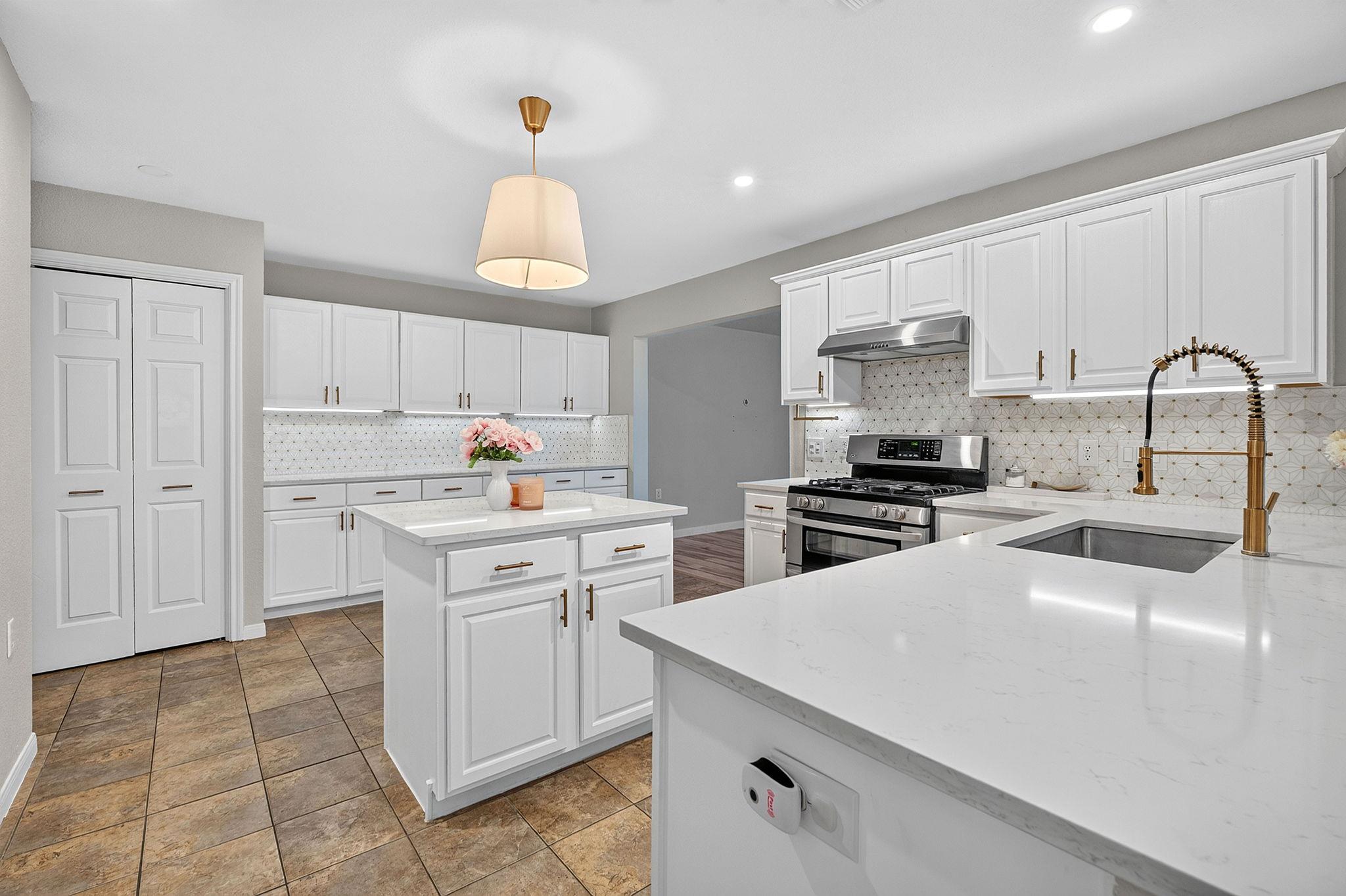 1703  Mimosa Ln, photo 10