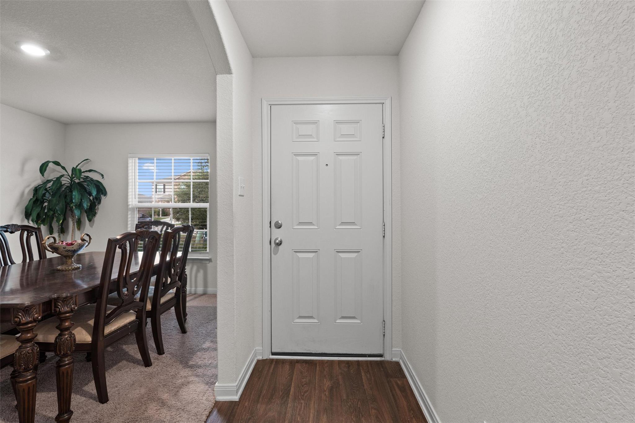 212  Hyacinth Way, photo 5