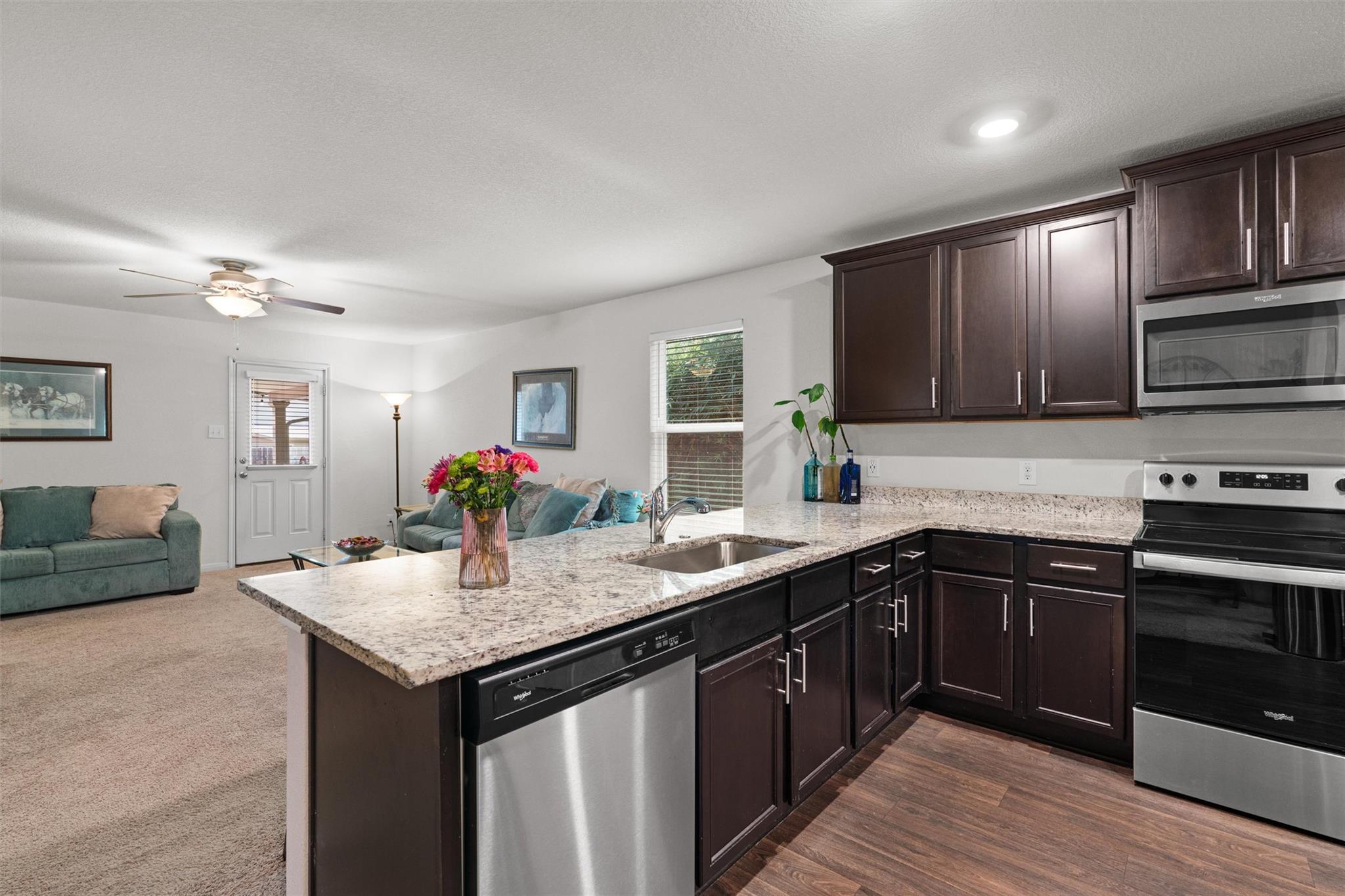 212  Hyacinth Way, photo 8